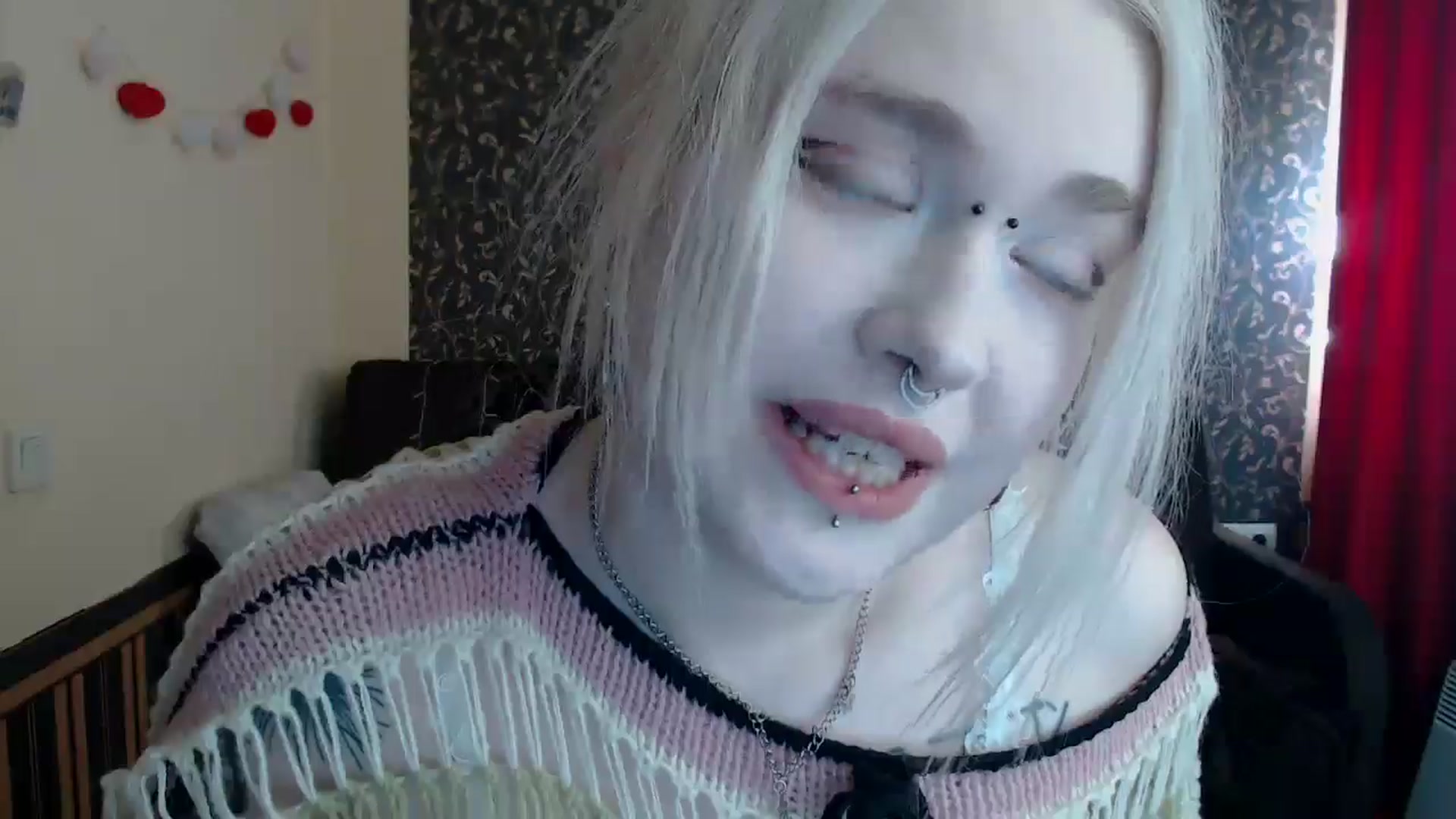 Gallery image thumbnail from Killinna's myfreecams stream on, 04/28/2025, 13:32 image 10 of 20