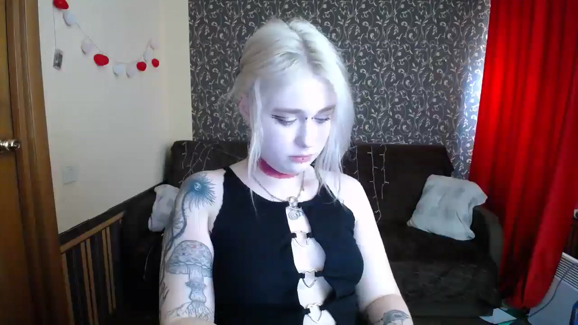 Gallery image thumbnail from Killinna's myfreecams stream on, 04/30/2025, 14:19 image 9 of 20
