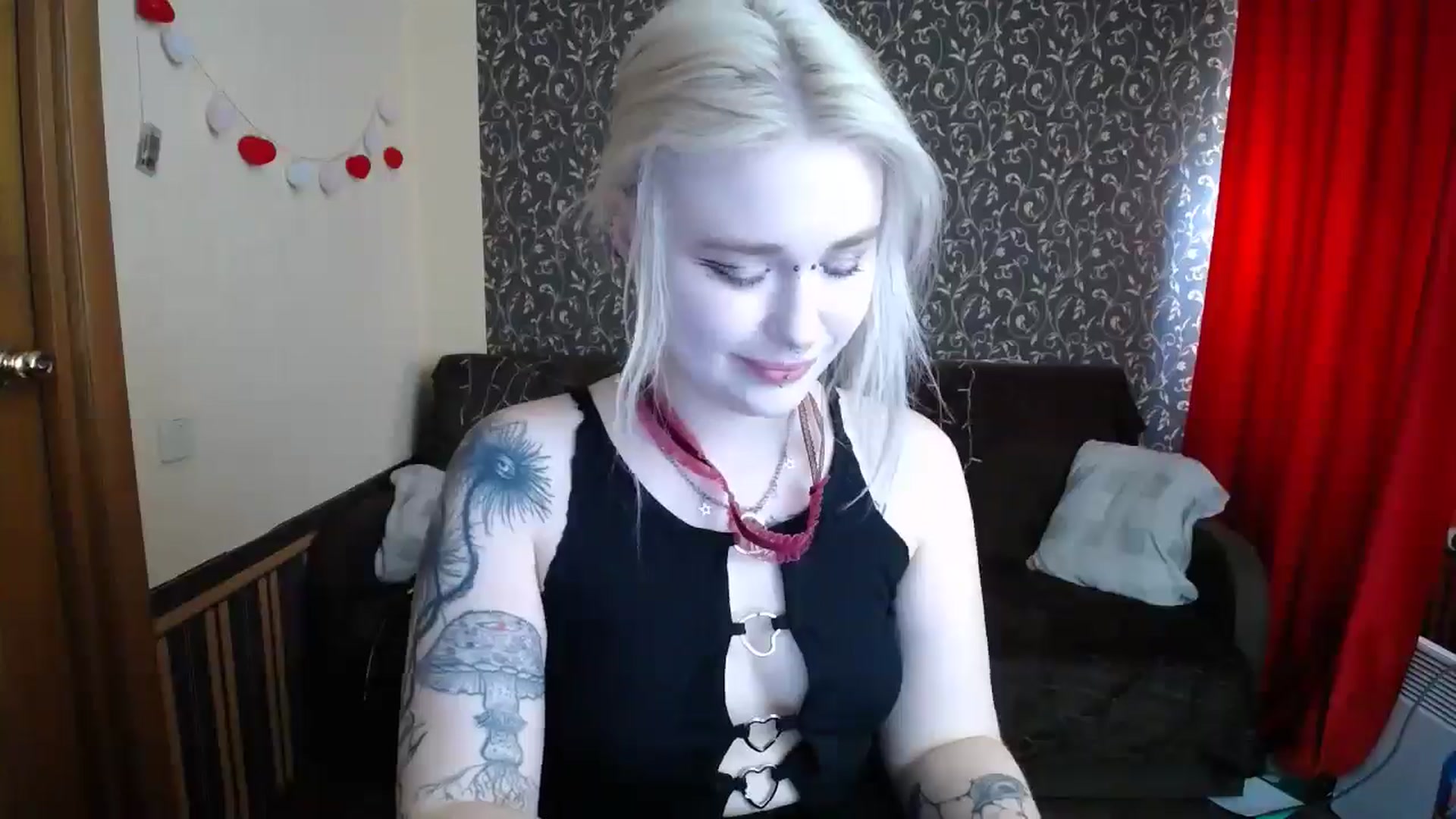 Gallery image thumbnail from Killinna's myfreecams stream on, 04/30/2025, 14:19 image 7 of 20