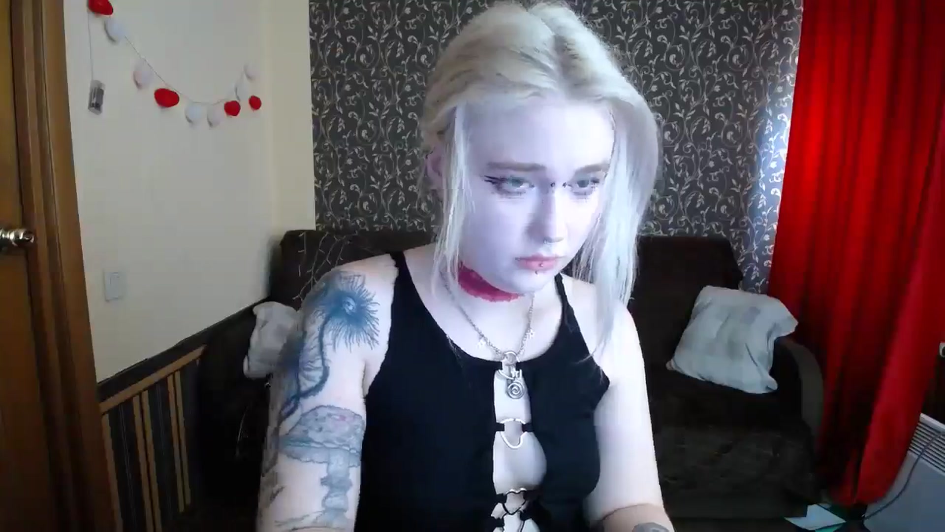 Gallery image thumbnail from Killinna's myfreecams stream on, 04/30/2025, 14:19 image 17 of 20