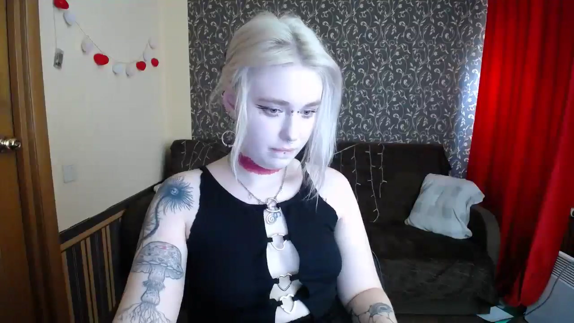 Gallery image thumbnail from Killinna's myfreecams stream on, 04/30/2025, 14:19 image 14 of 20