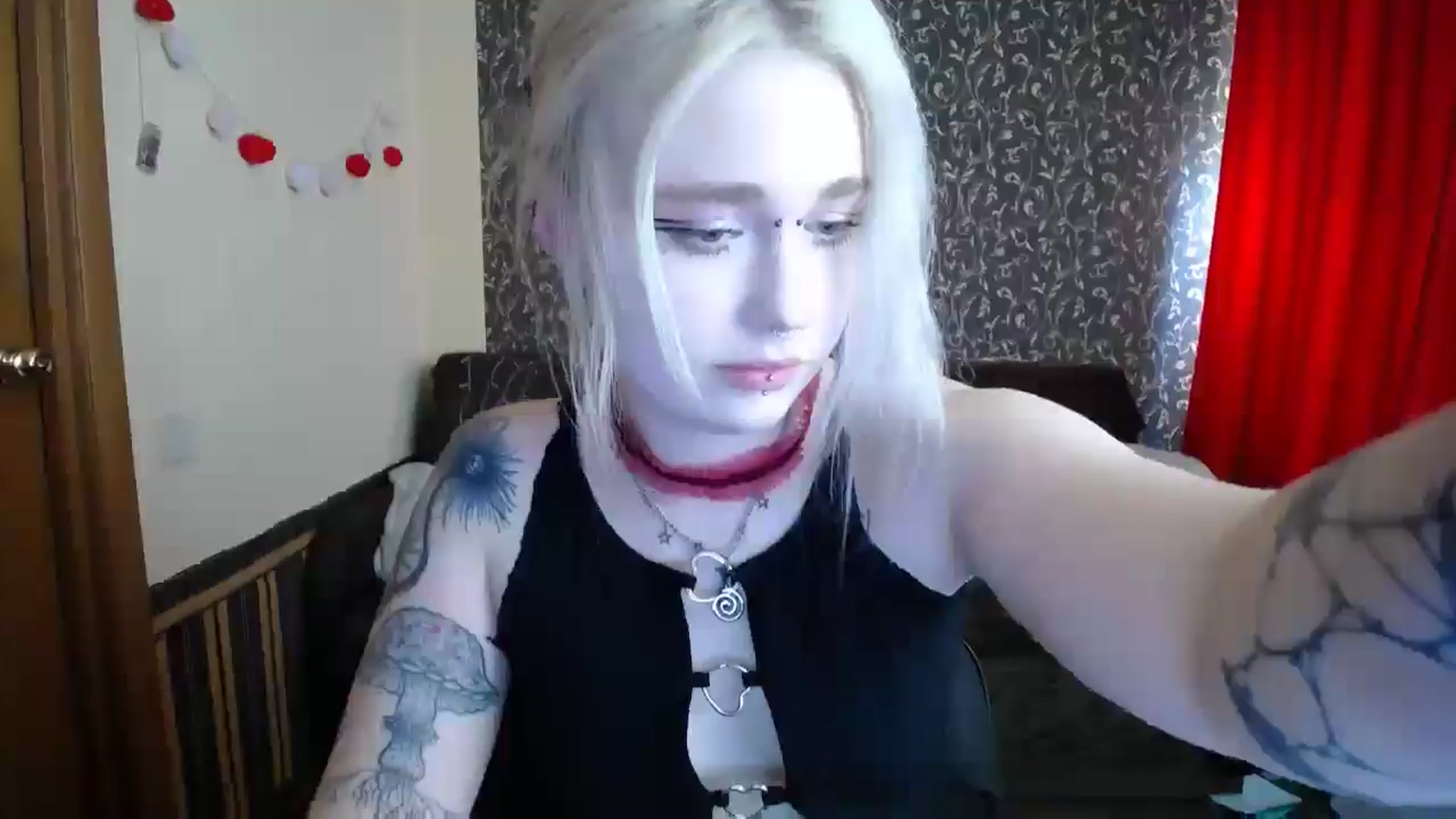 Gallery image thumbnail from Killinna's myfreecams stream on, 04/30/2025, 14:19 image 4 of 20