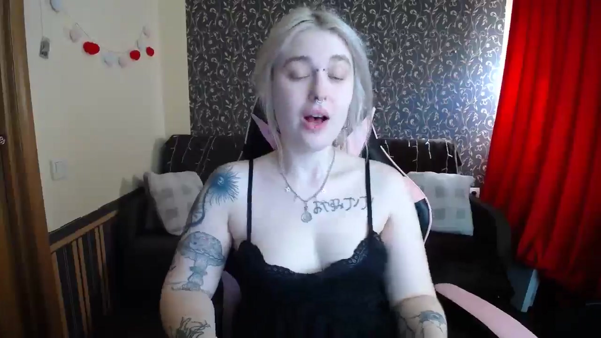 Gallery image thumbnail from Killinna's myfreecams stream on, 05/04/2025, 14:18 image 4 of 20