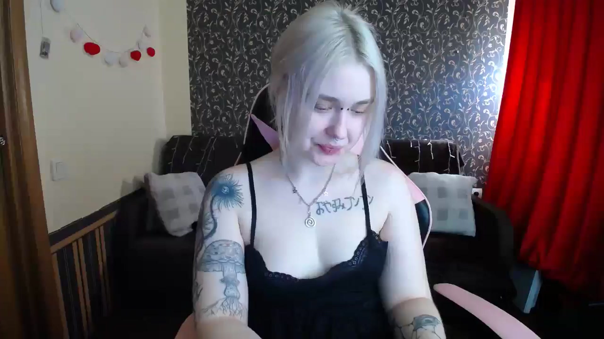 Gallery image thumbnail from Killinna's myfreecams stream on, 05/04/2025, 14:18 image 2 of 20