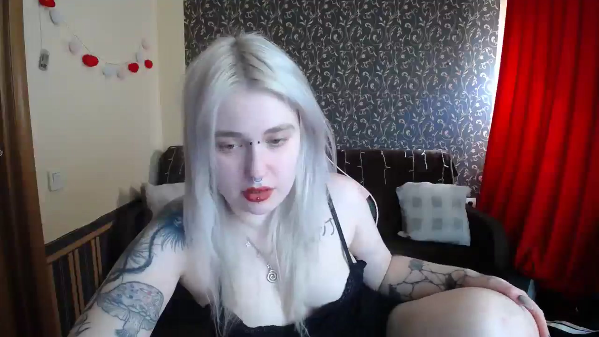 Gallery image thumbnail from Killinna's myfreecams stream on, 05/04/2025, 14:18 image 14 of 20