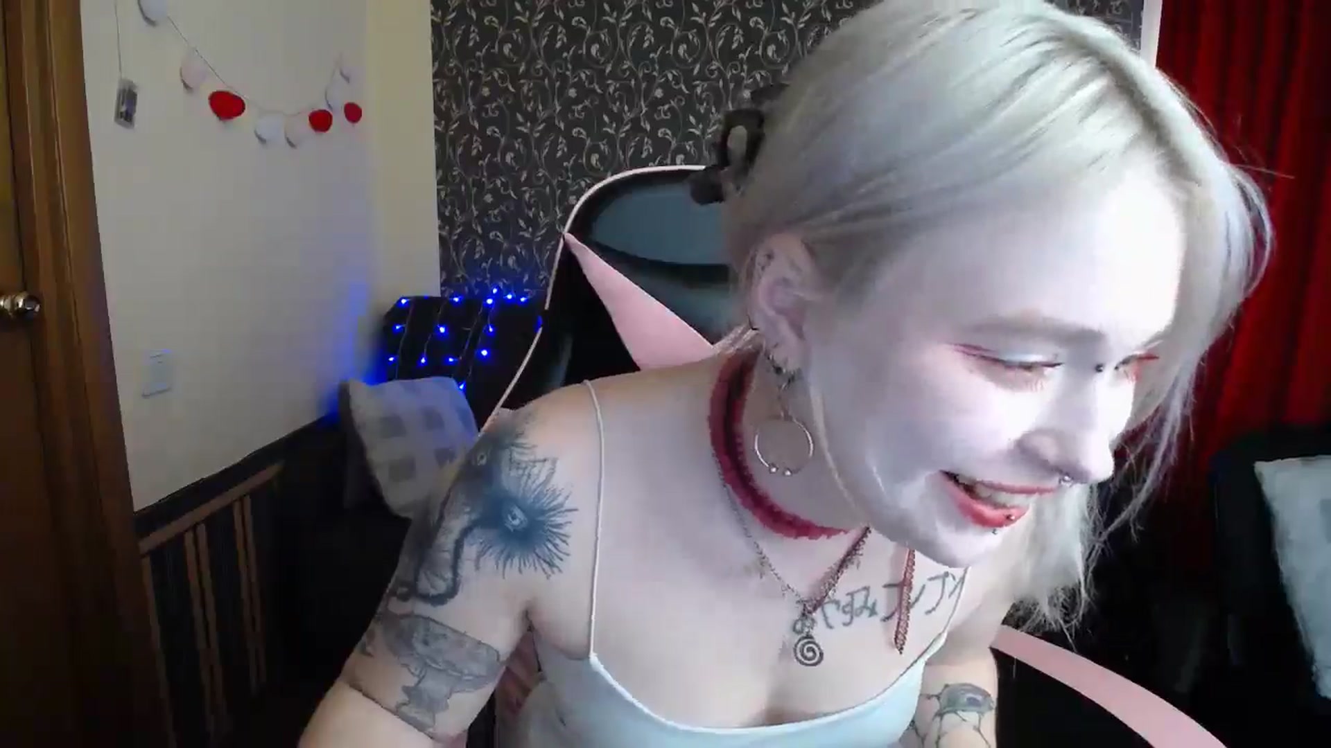 Gallery image thumbnail from Killinna's myfreecams stream on, 05/05/2025, 14:15 image 17 of 20