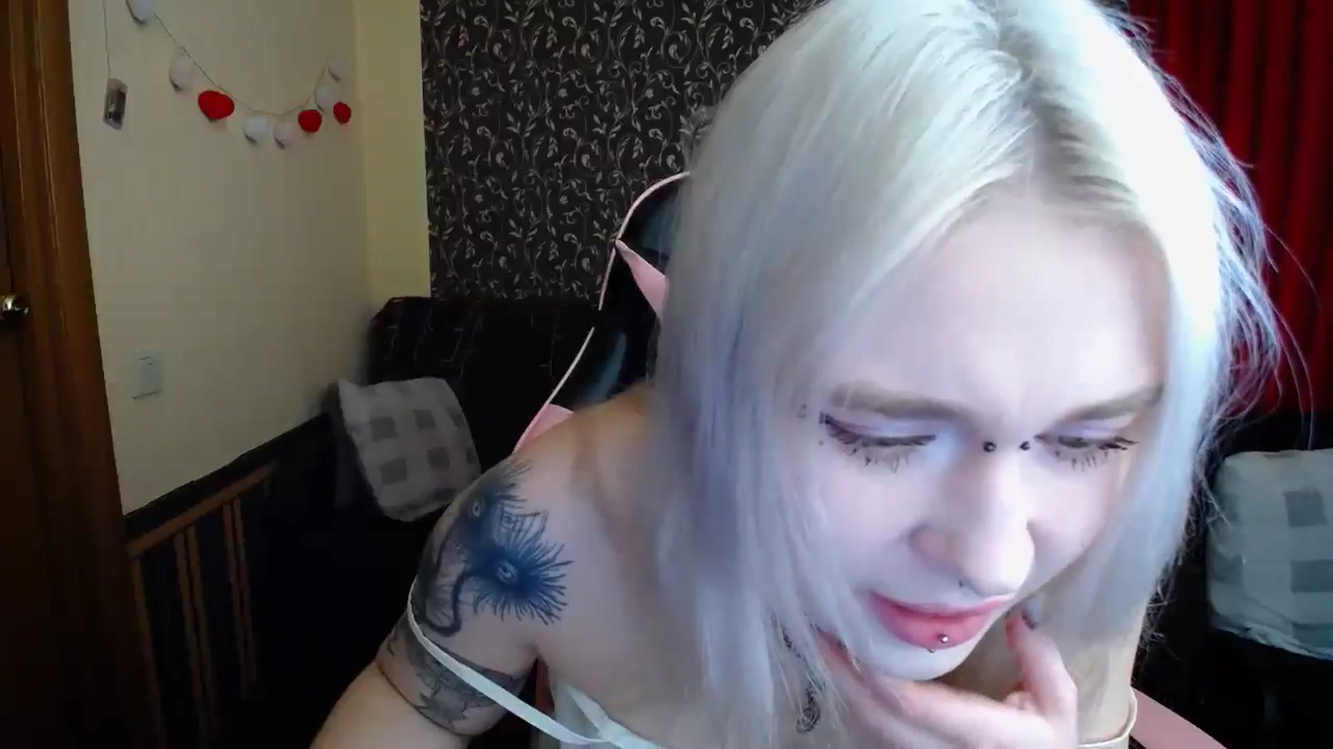 Gallery image thumbnail from Killinna's myfreecams stream on, 05/06/2025, 12:36 image 10 of 20