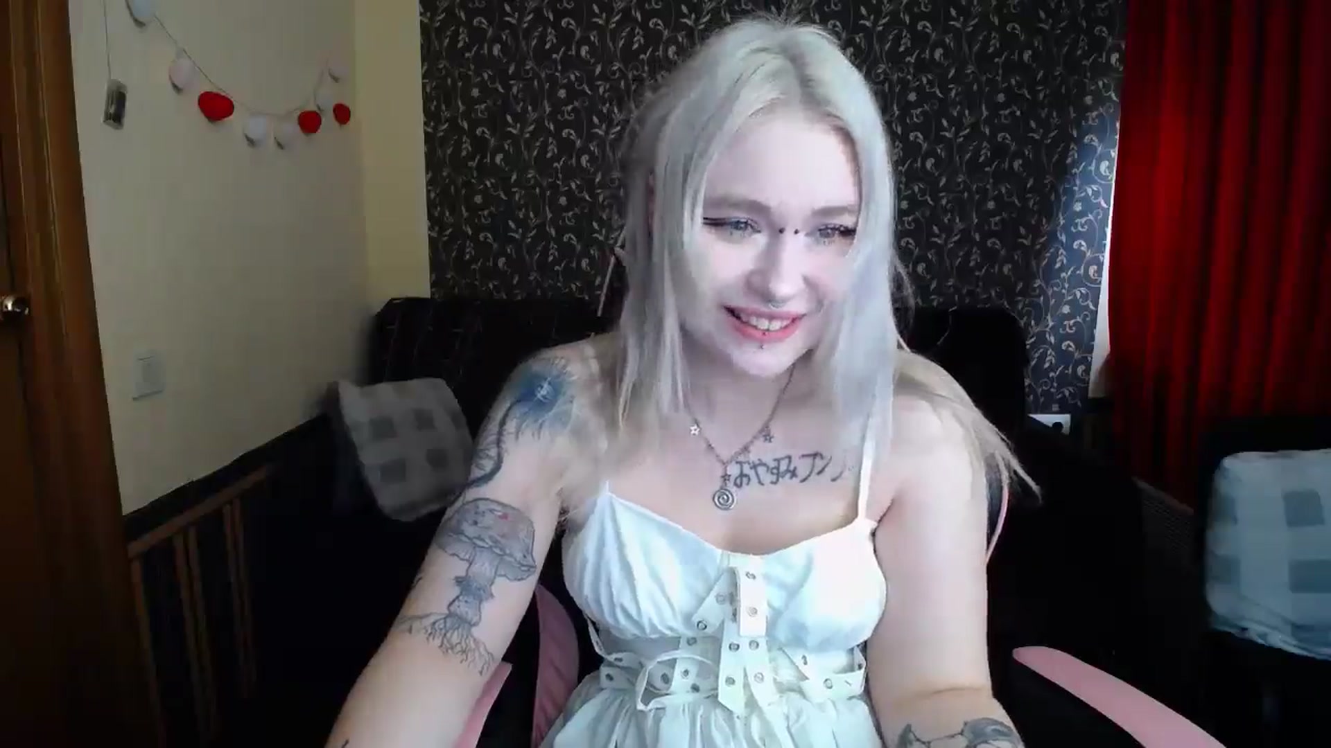 Gallery image thumbnail from Killinna's myfreecams stream on, 05/06/2025, 12:36 image 4 of 20