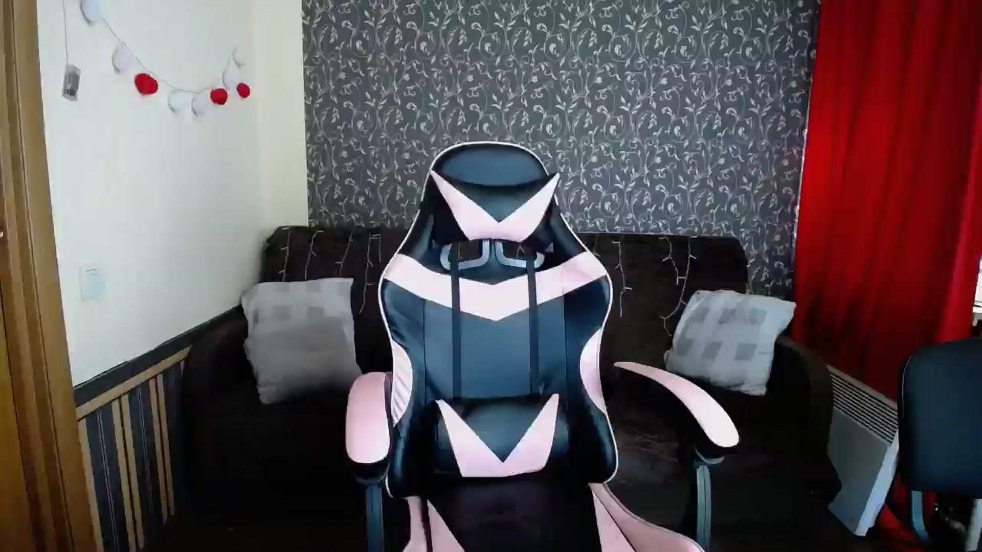 Gallery image thumbnail from Killinna's myfreecams stream on, 05/11/2025, 14:20 image 16 of 20