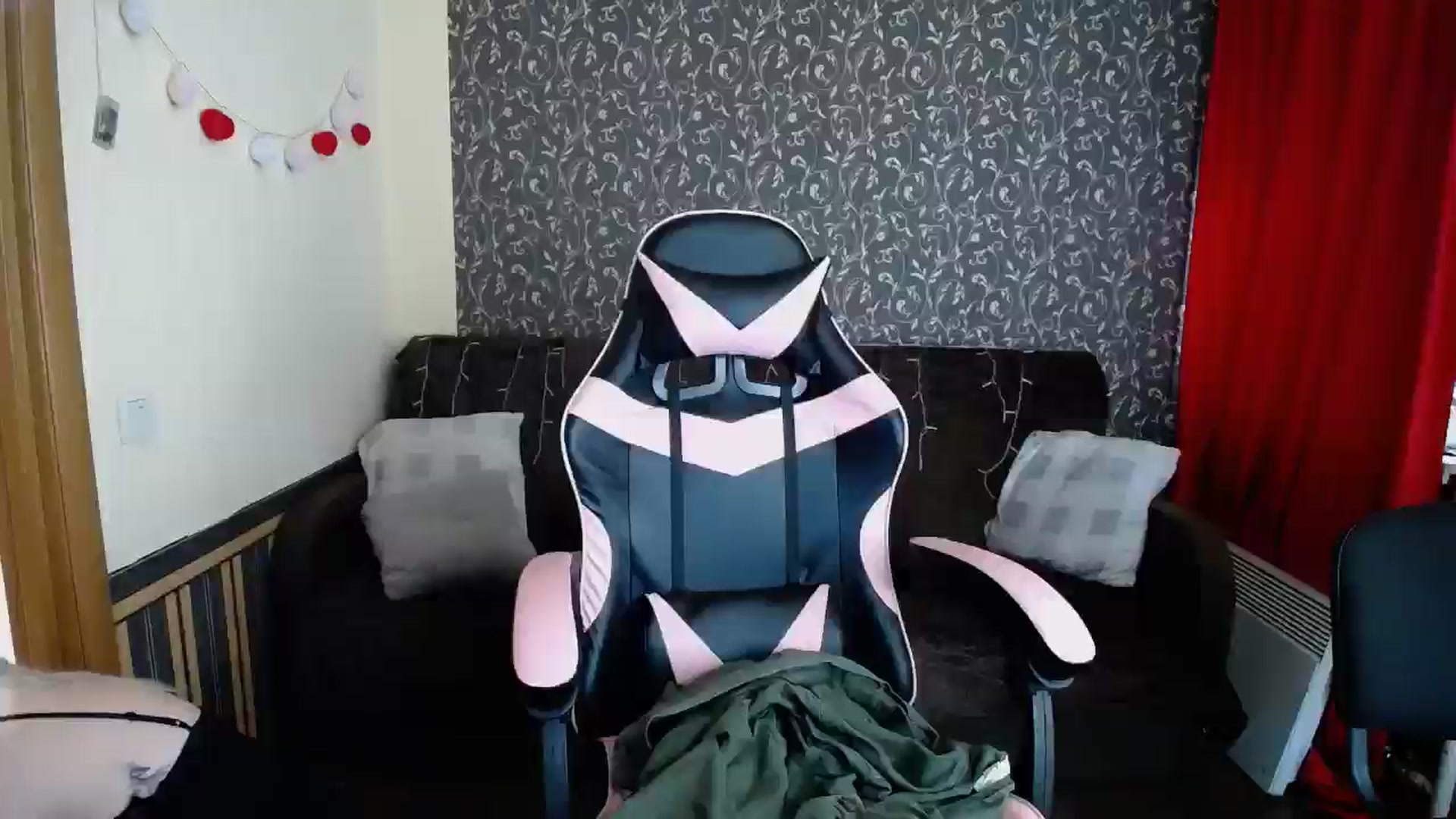 Gallery image thumbnail from Killinna's myfreecams stream on, 05/11/2025, 14:20 image 17 of 20