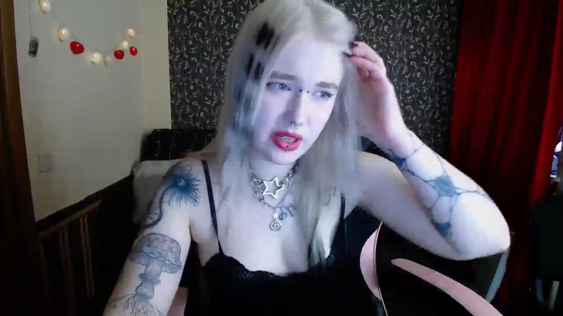 Gallery image thumbnail from Killinna's myfreecams stream on, 05/11/2025, 16:05 image 8 of 20