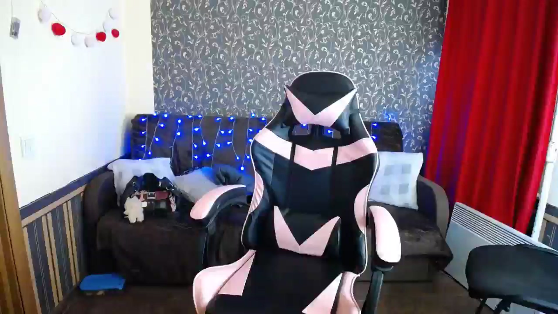 Gallery image thumbnail from Killinna's myfreecams stream on, 05/12/2025, 16:36 image 17 of 20