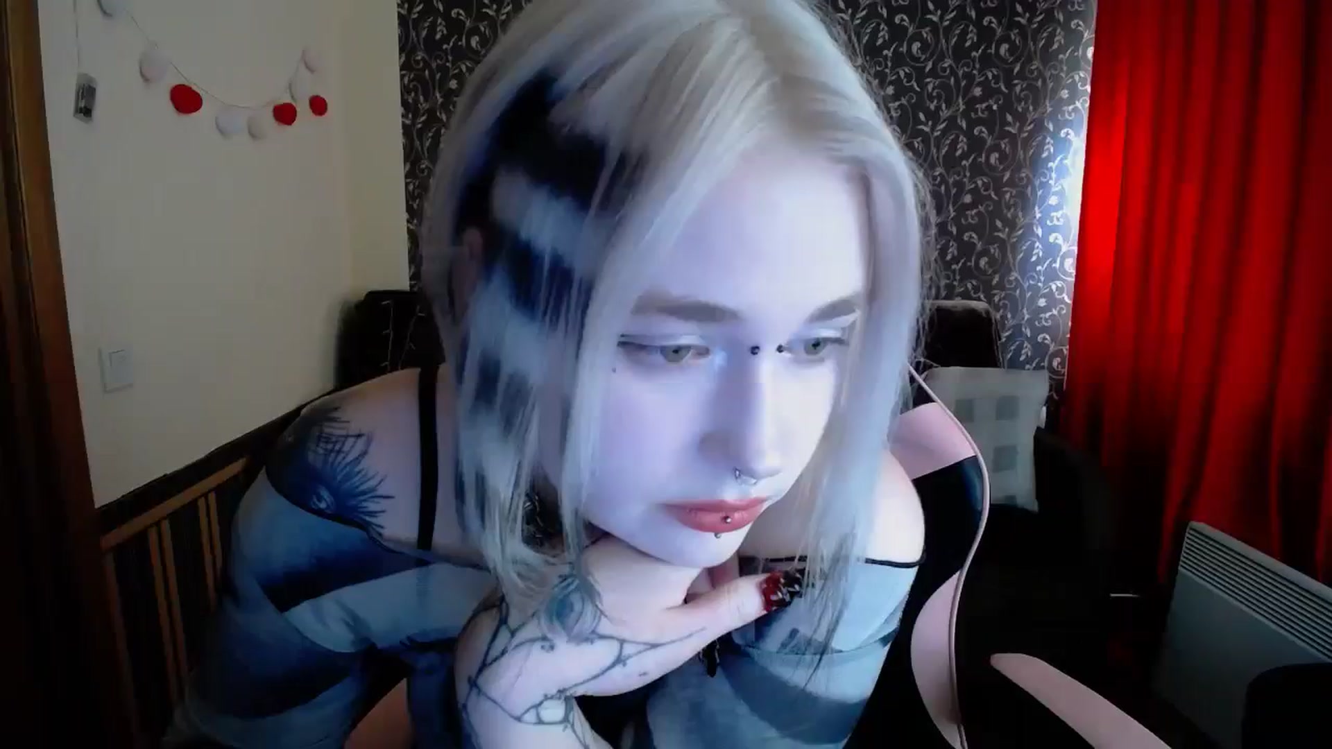Gallery image thumbnail from Killinna's myfreecams stream on, 05/13/2025, 13:25 image 15 of 20
