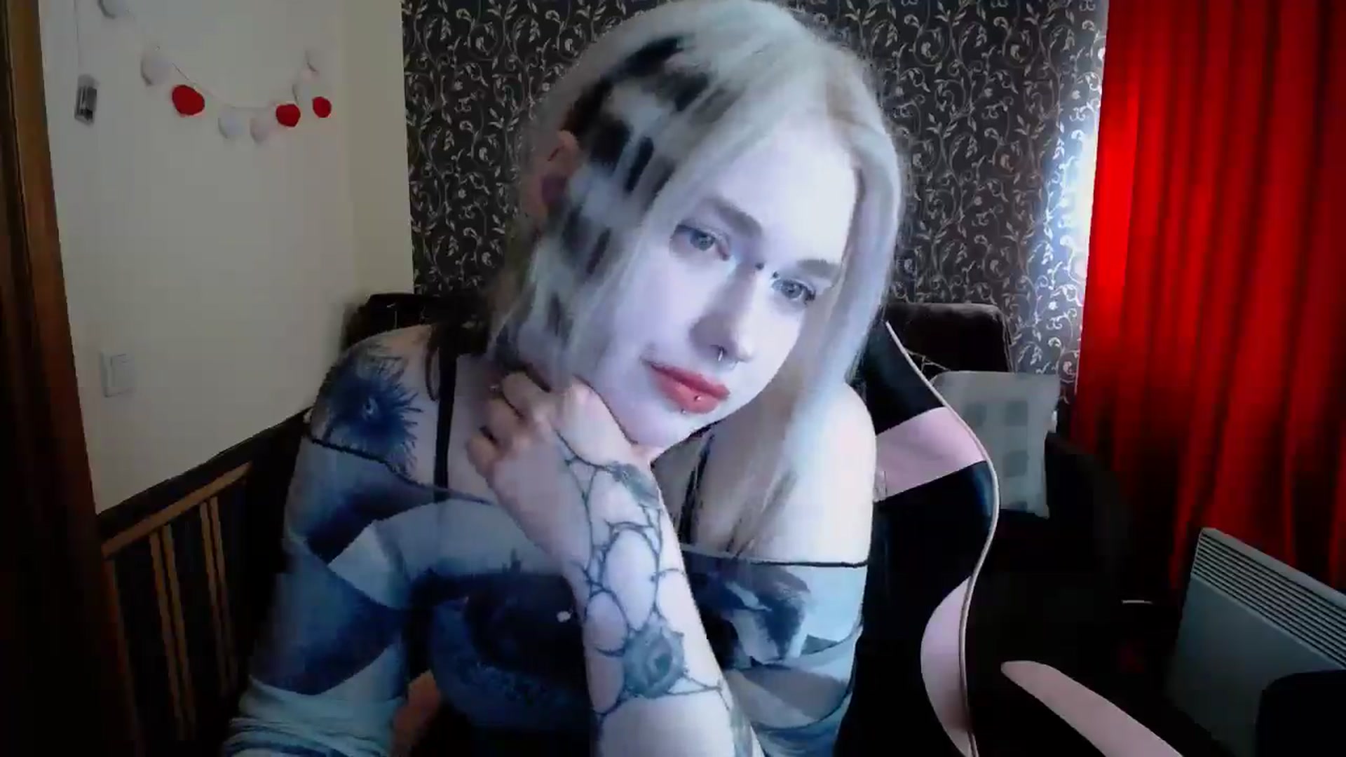 Gallery image thumbnail from Killinna's myfreecams stream on, 05/13/2025, 13:25 image 11 of 20