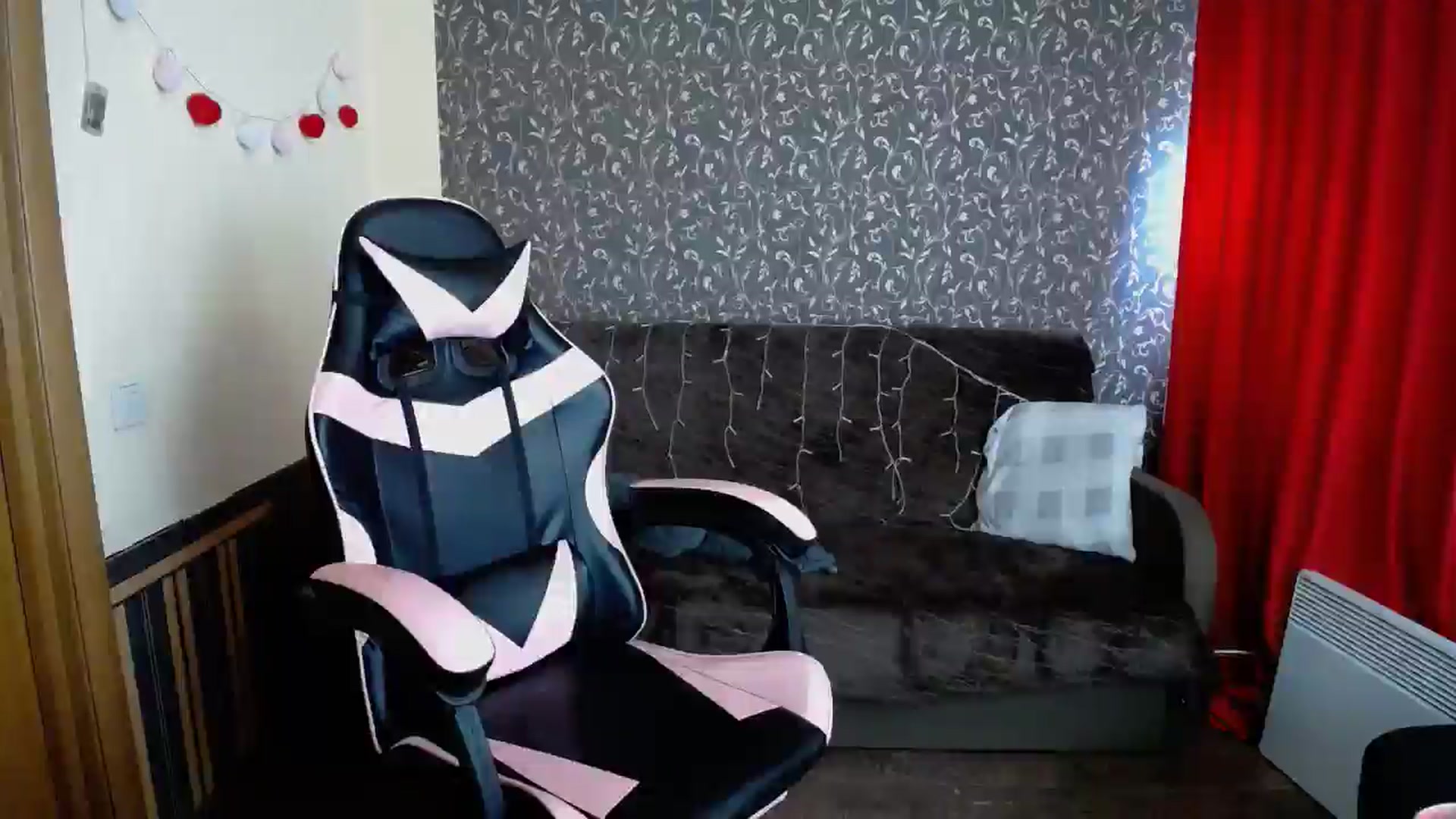 Gallery image thumbnail from Killinna's myfreecams stream on, 05/13/2025, 14:20 image 9 of 20