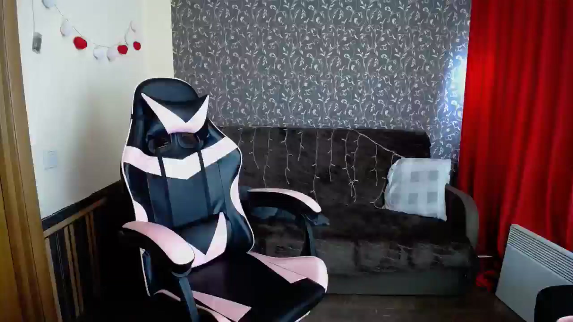 Gallery image thumbnail from Killinna's myfreecams stream on, 05/13/2025, 14:20 image 7 of 20