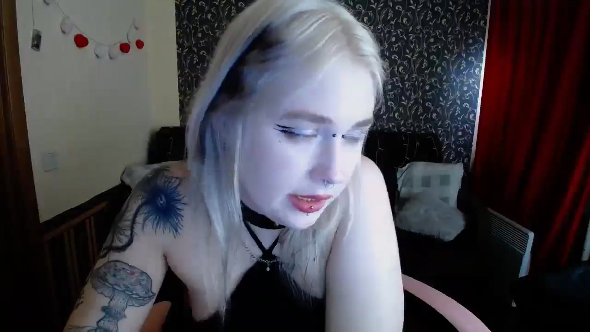 Gallery image thumbnail from Killinna's myfreecams stream on, 05/14/2025, 14:12 image 18 of 20