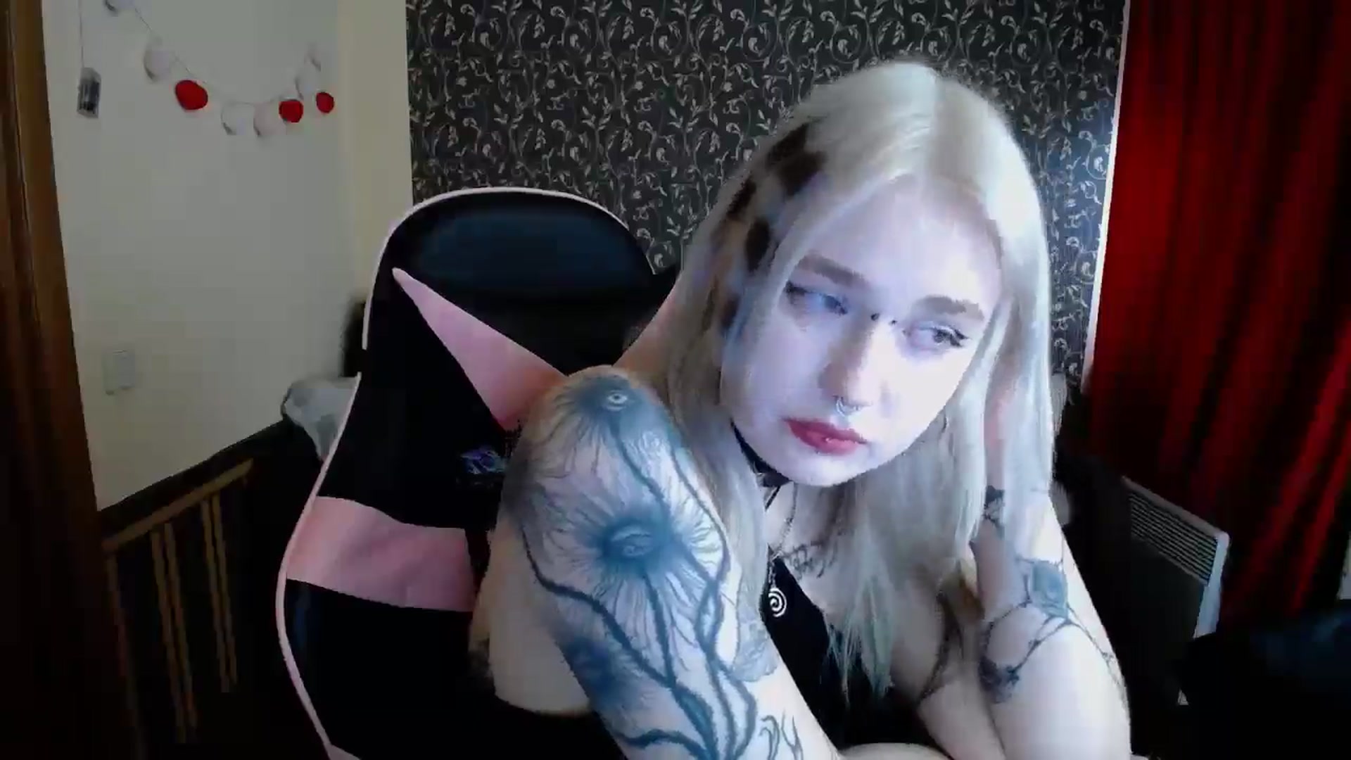 Gallery image thumbnail from Killinna's myfreecams stream on, 05/14/2025, 14:12 image 14 of 20