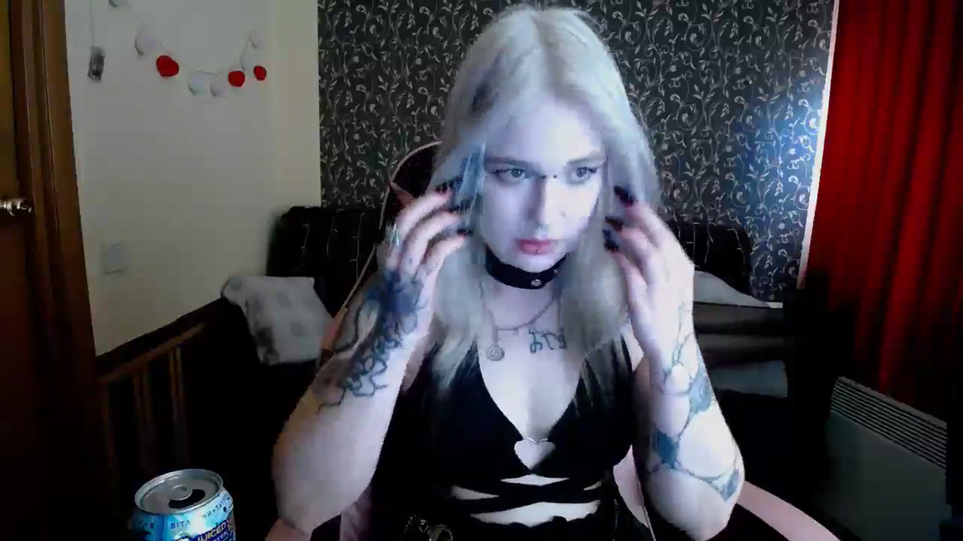 Gallery image thumbnail from Killinna's myfreecams stream on, 05/15/2025, 15:12 image 3 of 20