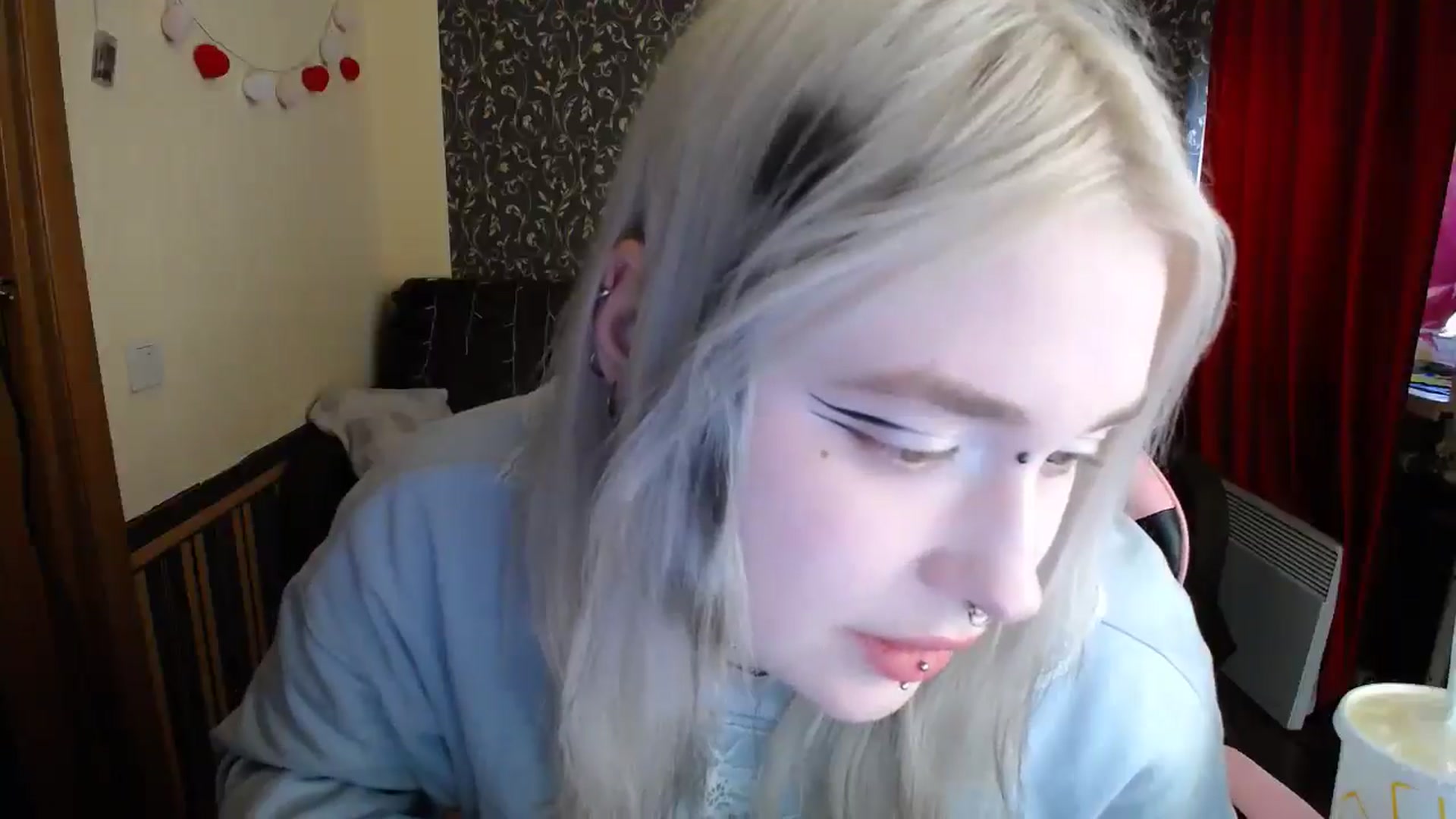 Gallery image thumbnail from Killinna's myfreecams stream on, 05/18/2025, 14:51 image 16 of 20