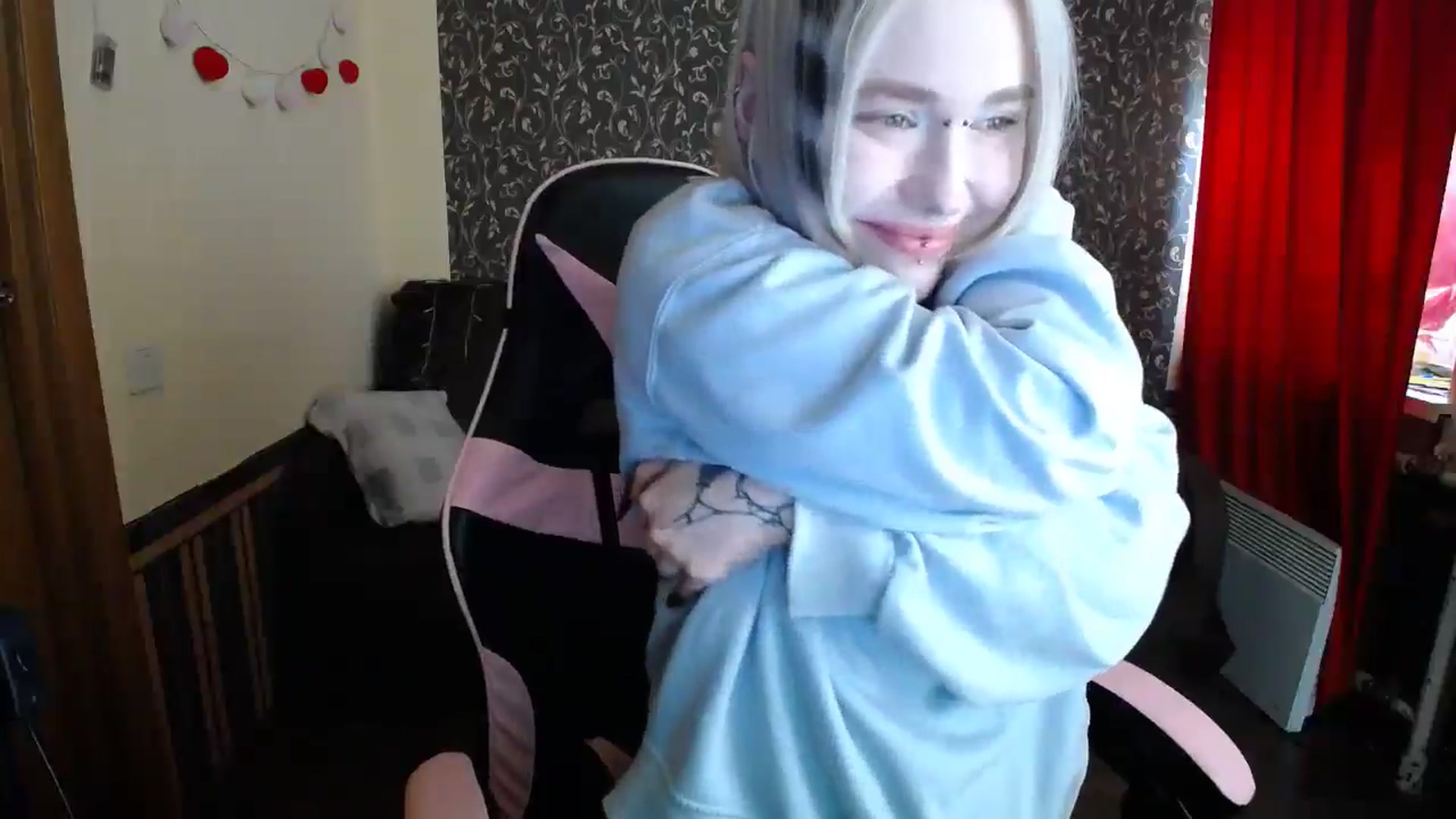 Gallery image thumbnail from Killinna's myfreecams stream on, 05/18/2025, 14:51 image 11 of 20