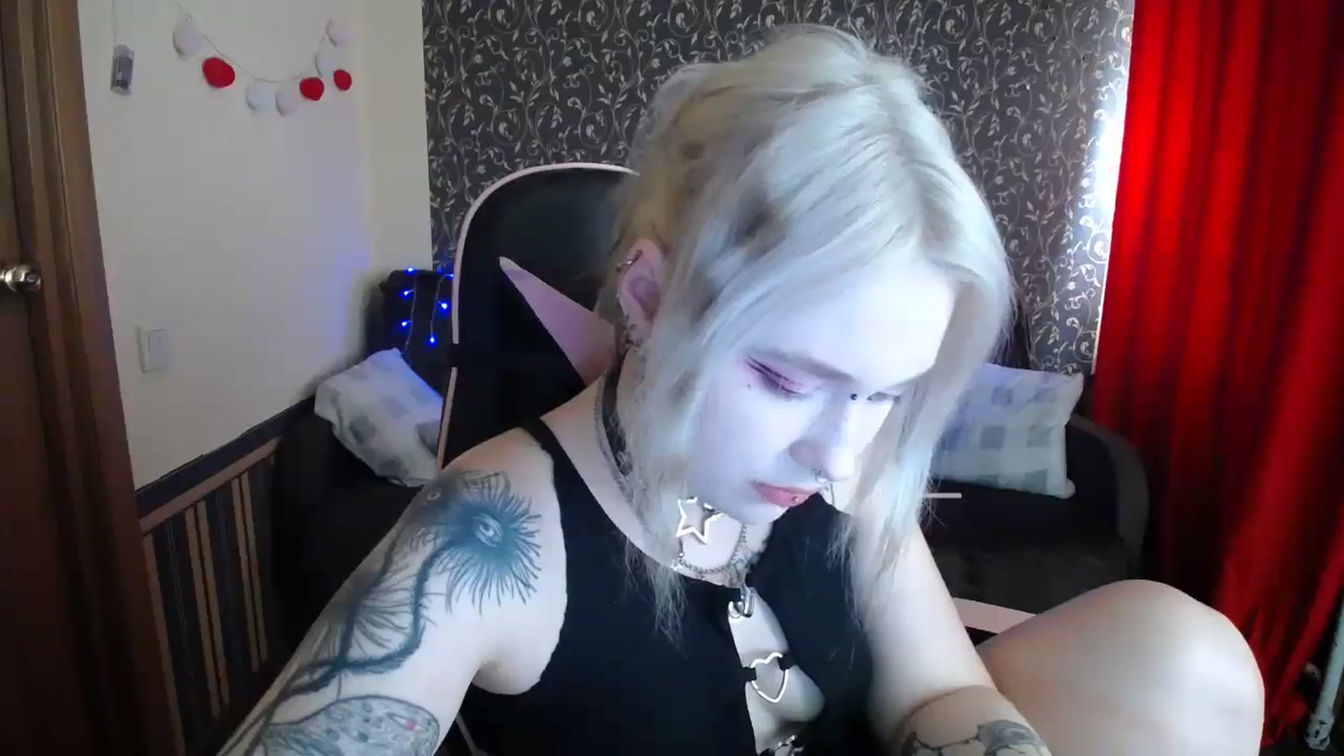 Gallery image thumbnail from Killinna's myfreecams stream on, 05/25/2025, 14:16 image 2 of 20