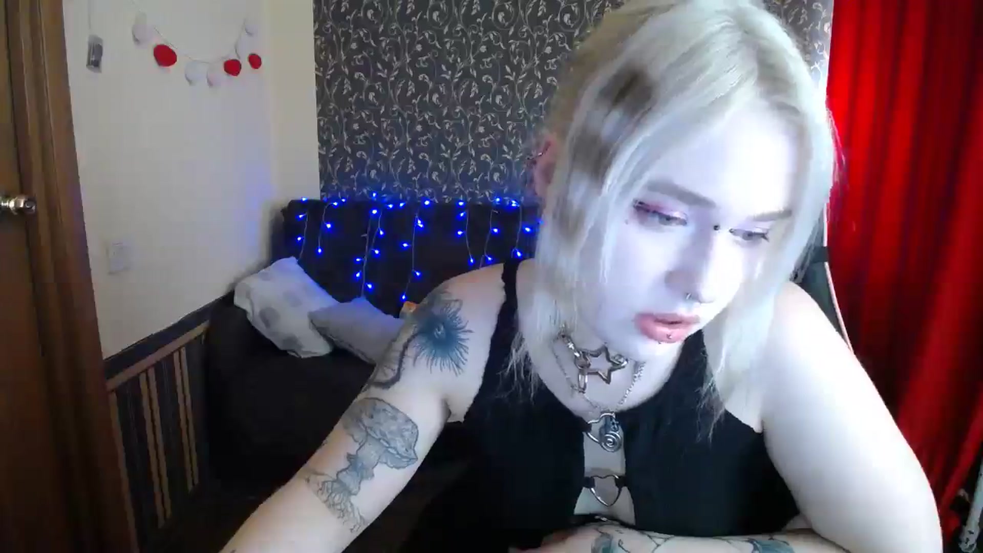 Gallery image thumbnail from Killinna's myfreecams stream on, 05/25/2025, 14:16 image 8 of 20