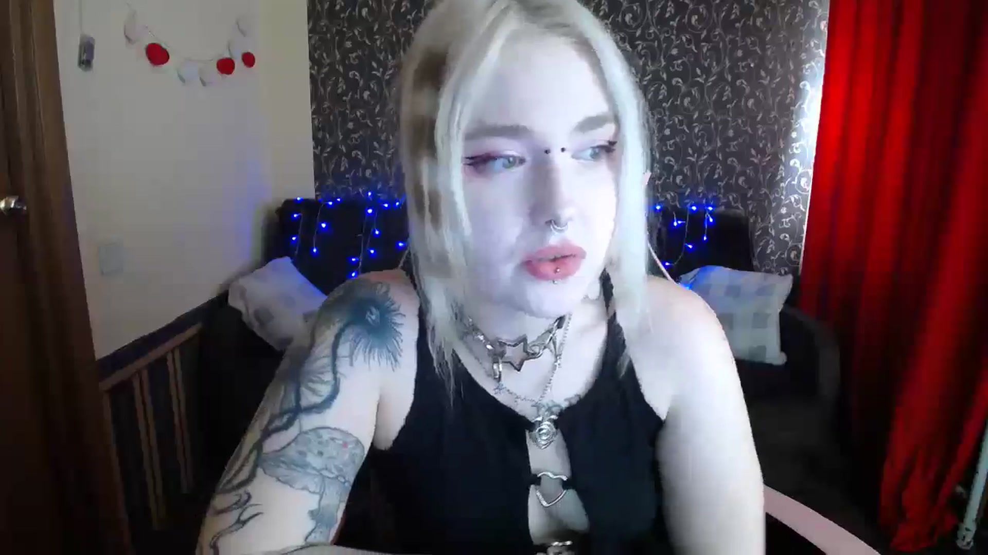 Gallery image thumbnail from Killinna's myfreecams stream on, 05/25/2025, 14:16 image 6 of 20