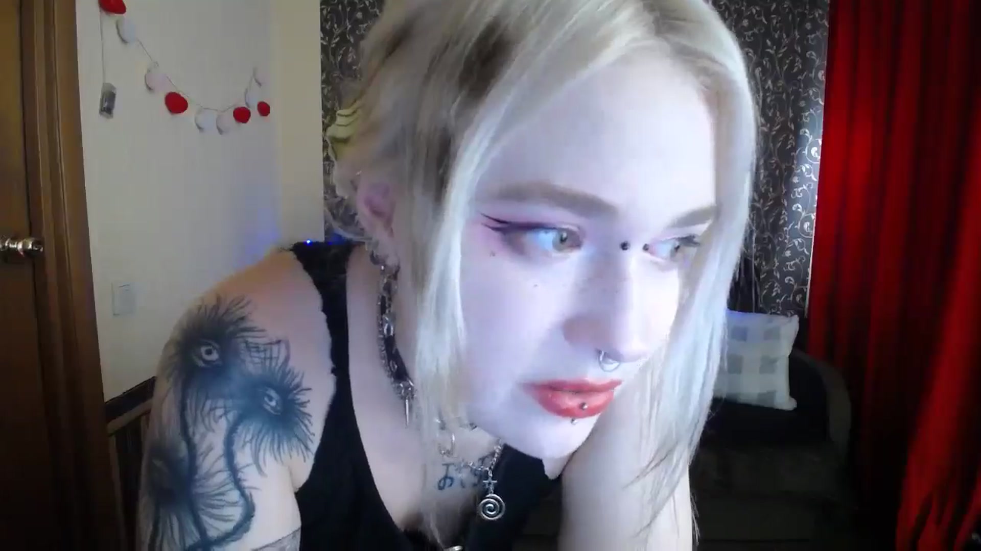 Gallery image thumbnail from Killinna's myfreecams stream on, 05/25/2025, 14:59 image 14 of 20