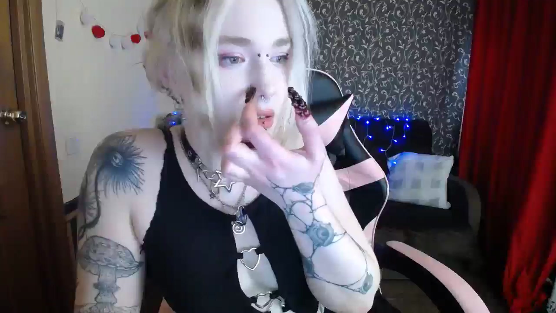 Gallery image thumbnail from Killinna's myfreecams stream on, 05/25/2025, 16:25 image 16 of 20