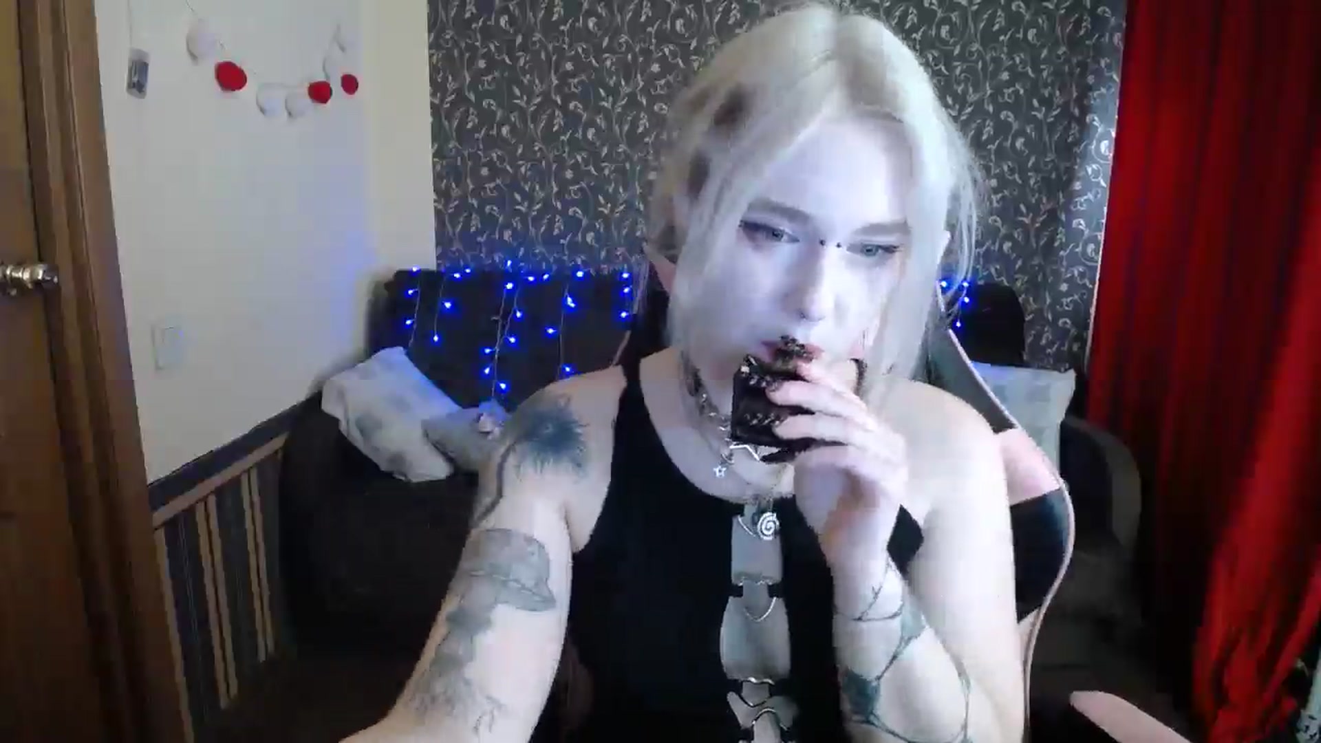 Gallery image thumbnail from Killinna's myfreecams stream on, 05/25/2025, 16:25 image 6 of 20