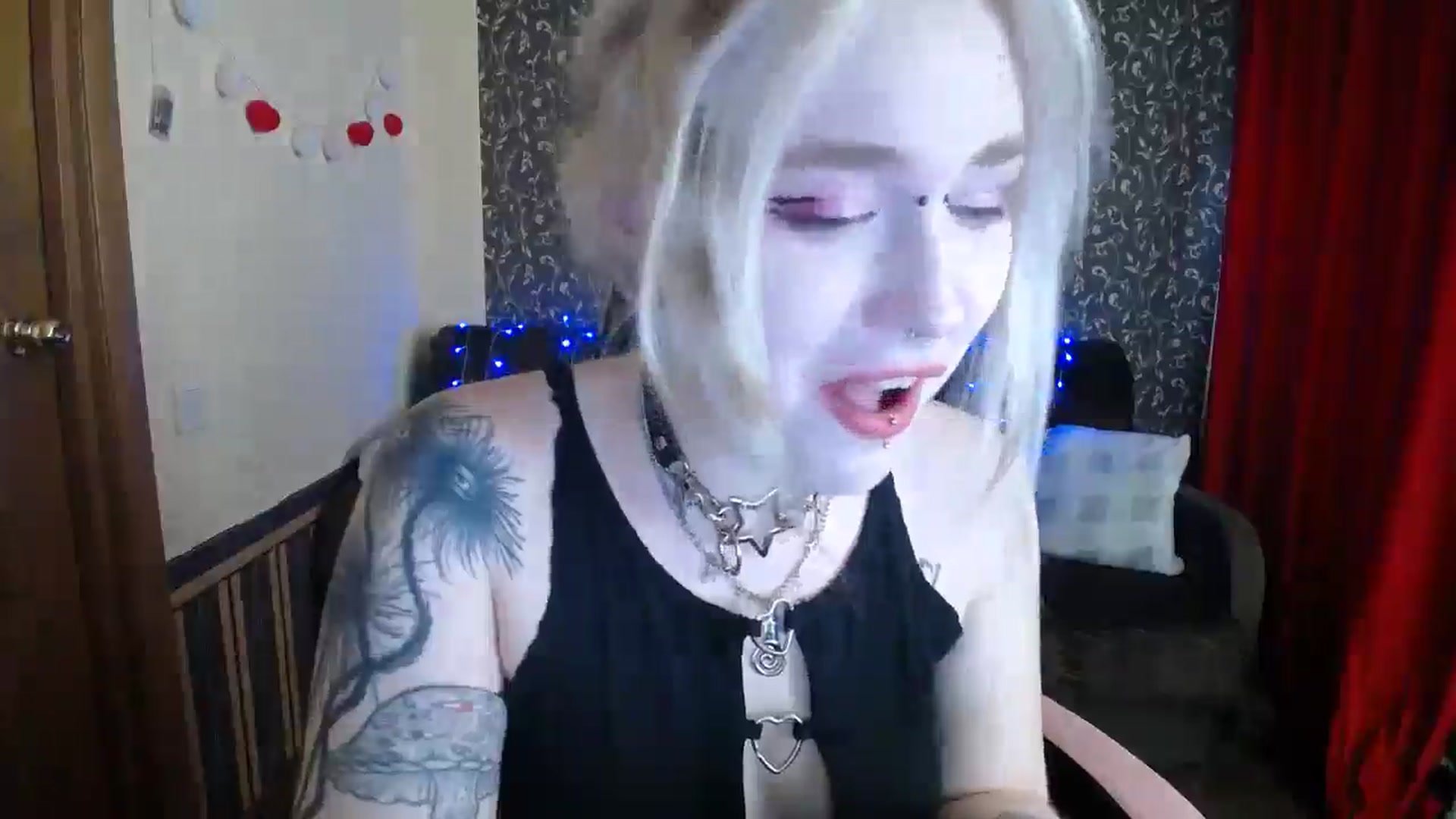Gallery image thumbnail from Killinna's myfreecams stream on, 05/25/2025, 16:25 image 18 of 20
