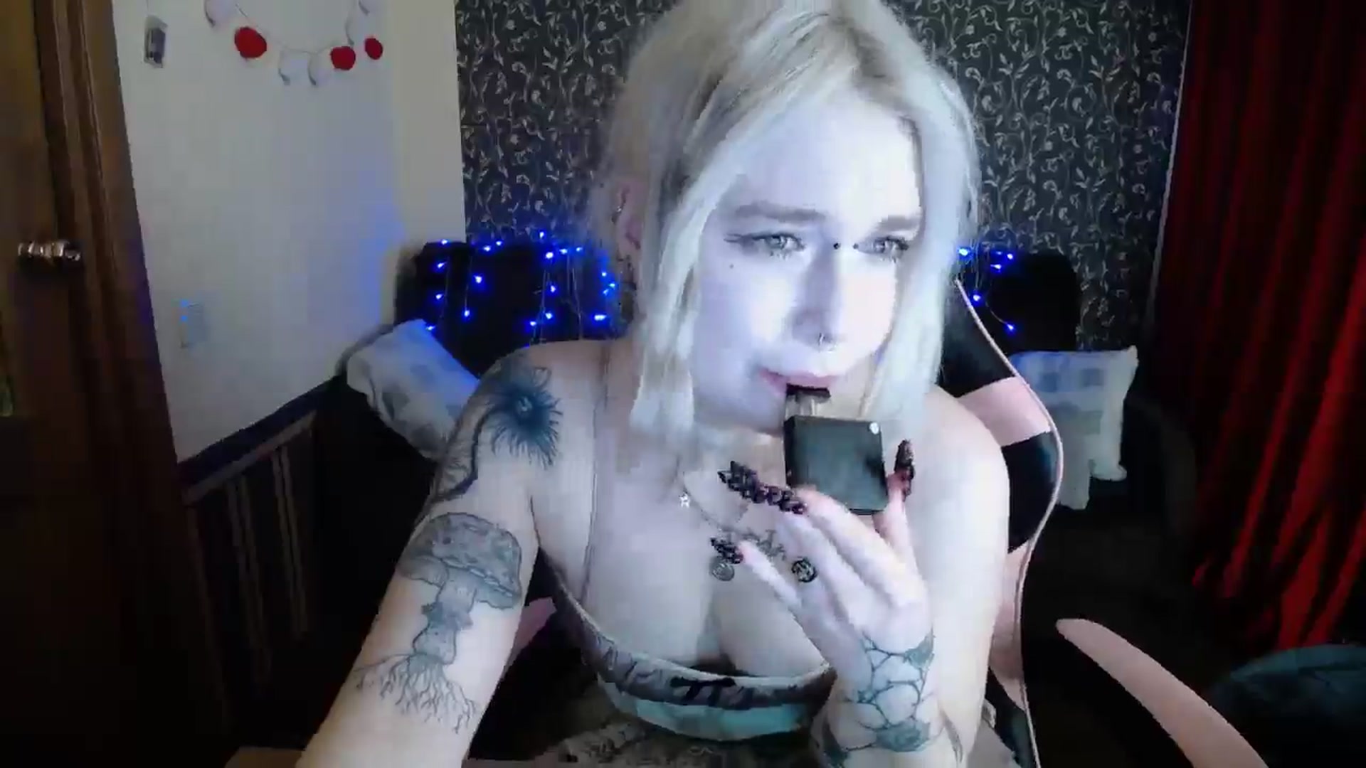 Gallery image thumbnail from Killinna's myfreecams stream on, 05/28/2025, 14:10 image 5 of 20