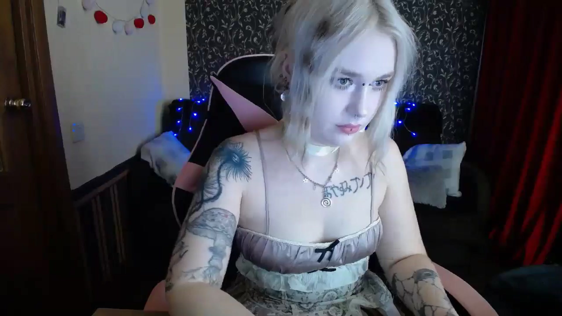 Gallery image thumbnail from Killinna's myfreecams stream on, 05/28/2025, 14:10 image 12 of 20