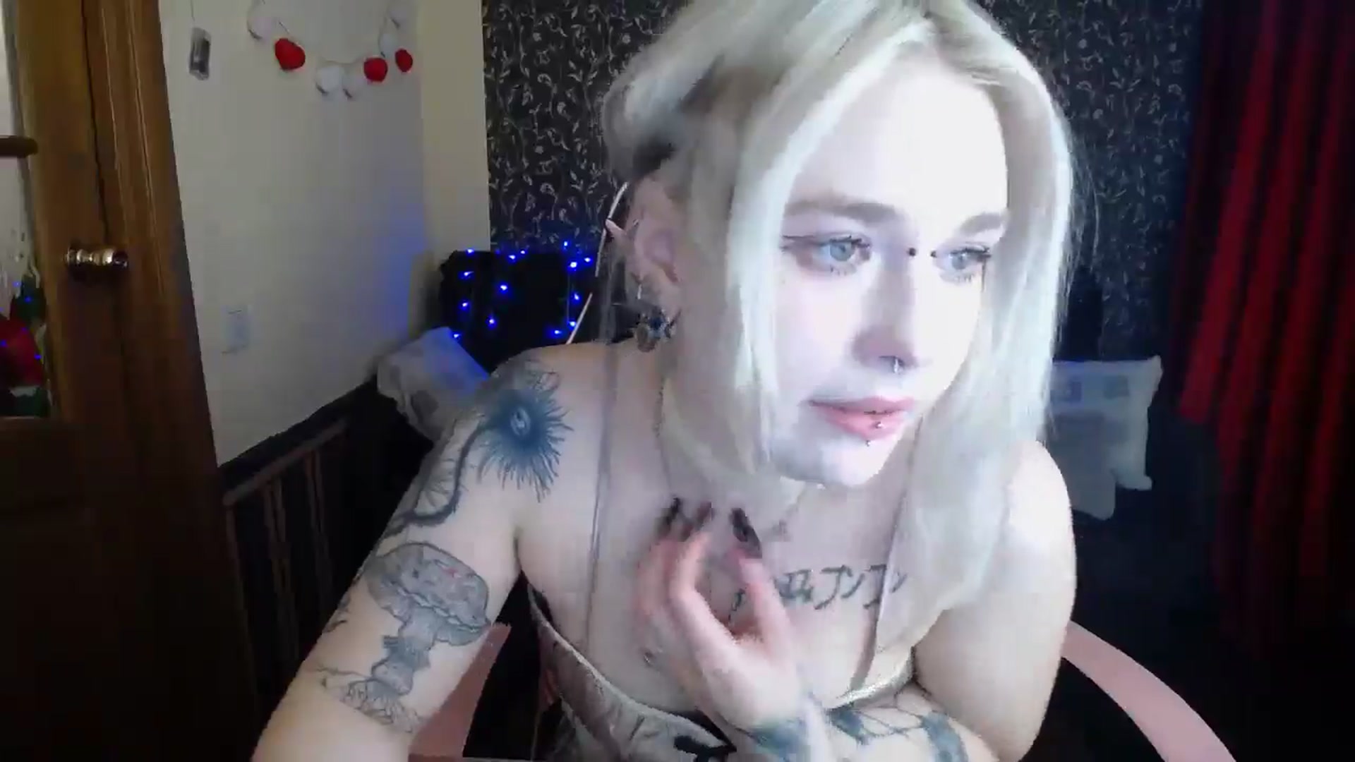 Gallery image thumbnail from Killinna's myfreecams stream on, 05/28/2025, 16:20 image 9 of 20