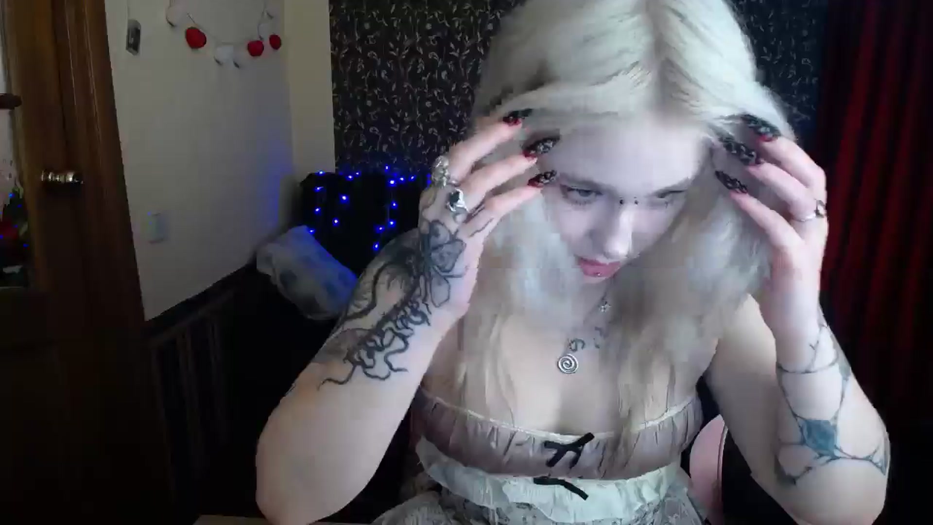 Gallery image thumbnail from Killinna's myfreecams stream on, 05/28/2025, 16:20 image 2 of 20