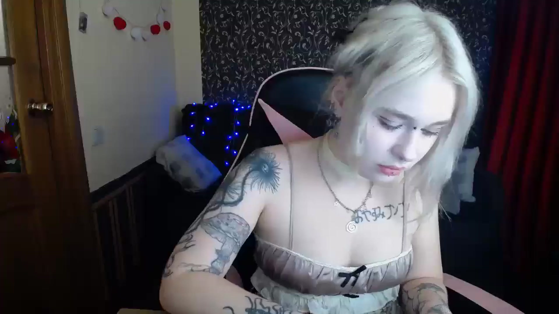 Gallery image thumbnail from Killinna's myfreecams stream on, 05/28/2025, 16:20 image 18 of 20