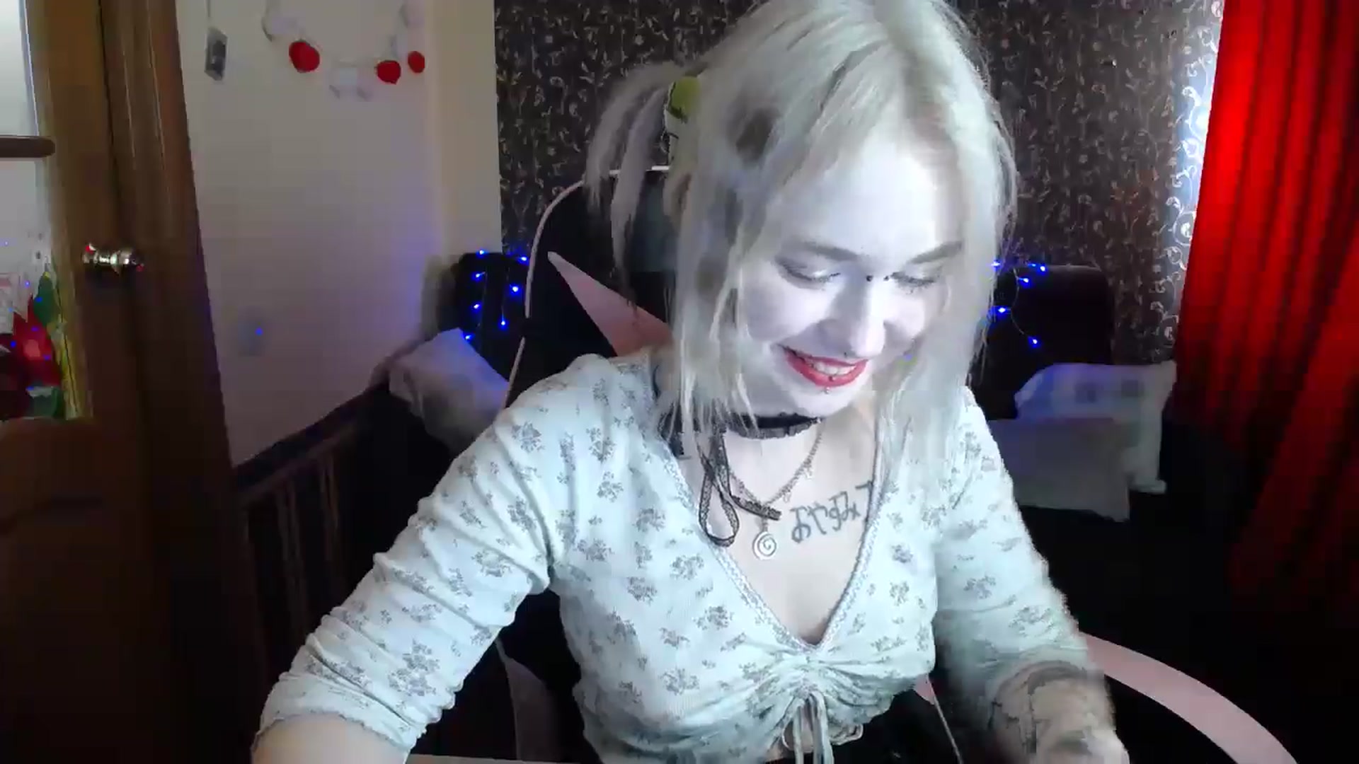 Gallery image thumbnail from Killinna's myfreecams stream on, 05/29/2025, 14:11 image 17 of 20