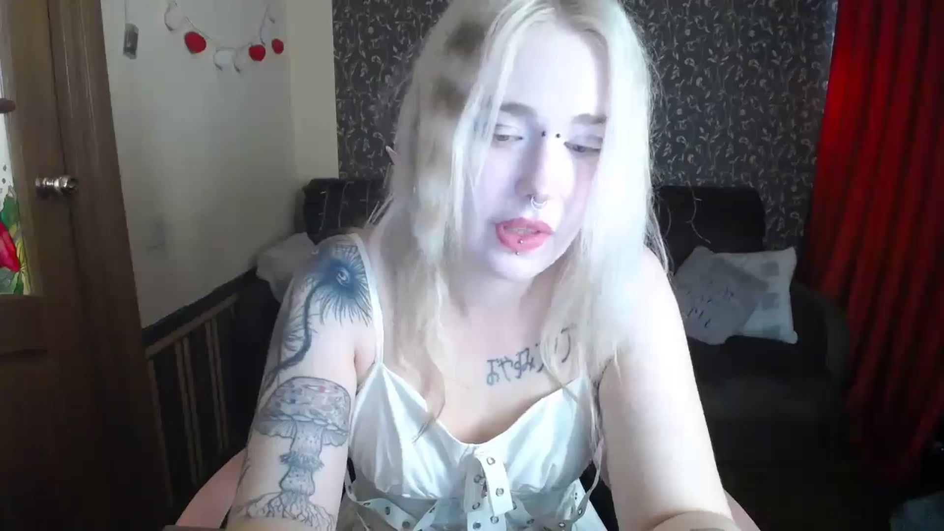 Gallery image thumbnail from Killinna's myfreecams stream on, 06/04/2025, 14:40 image 17 of 20