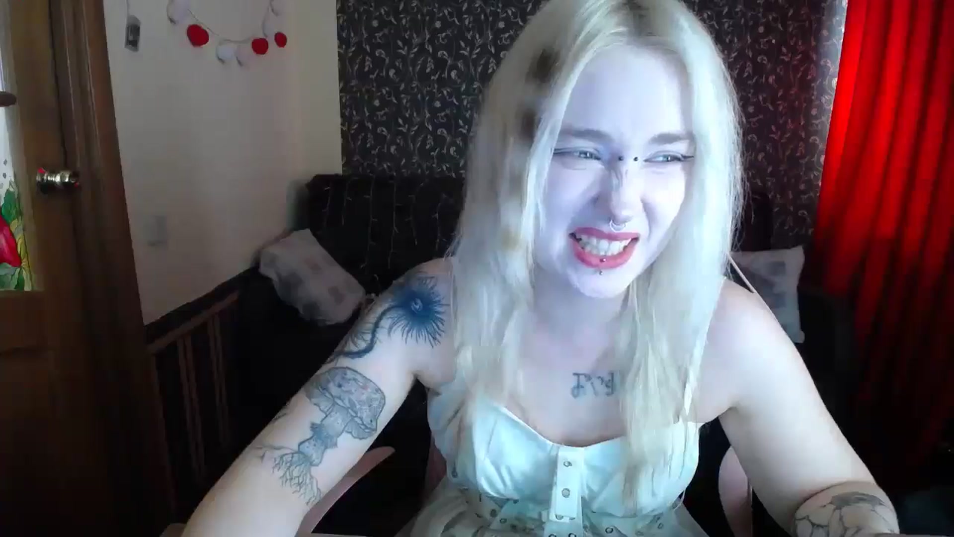 Gallery image thumbnail from Killinna's myfreecams stream on, 06/04/2025, 14:40 image 3 of 20