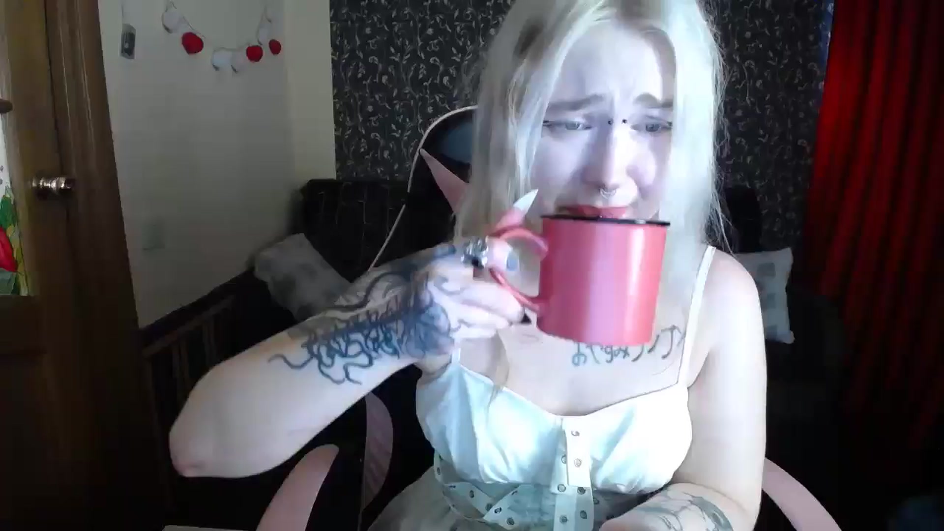 Gallery image thumbnail from Killinna's myfreecams stream on, 06/04/2025, 14:40 image 14 of 20