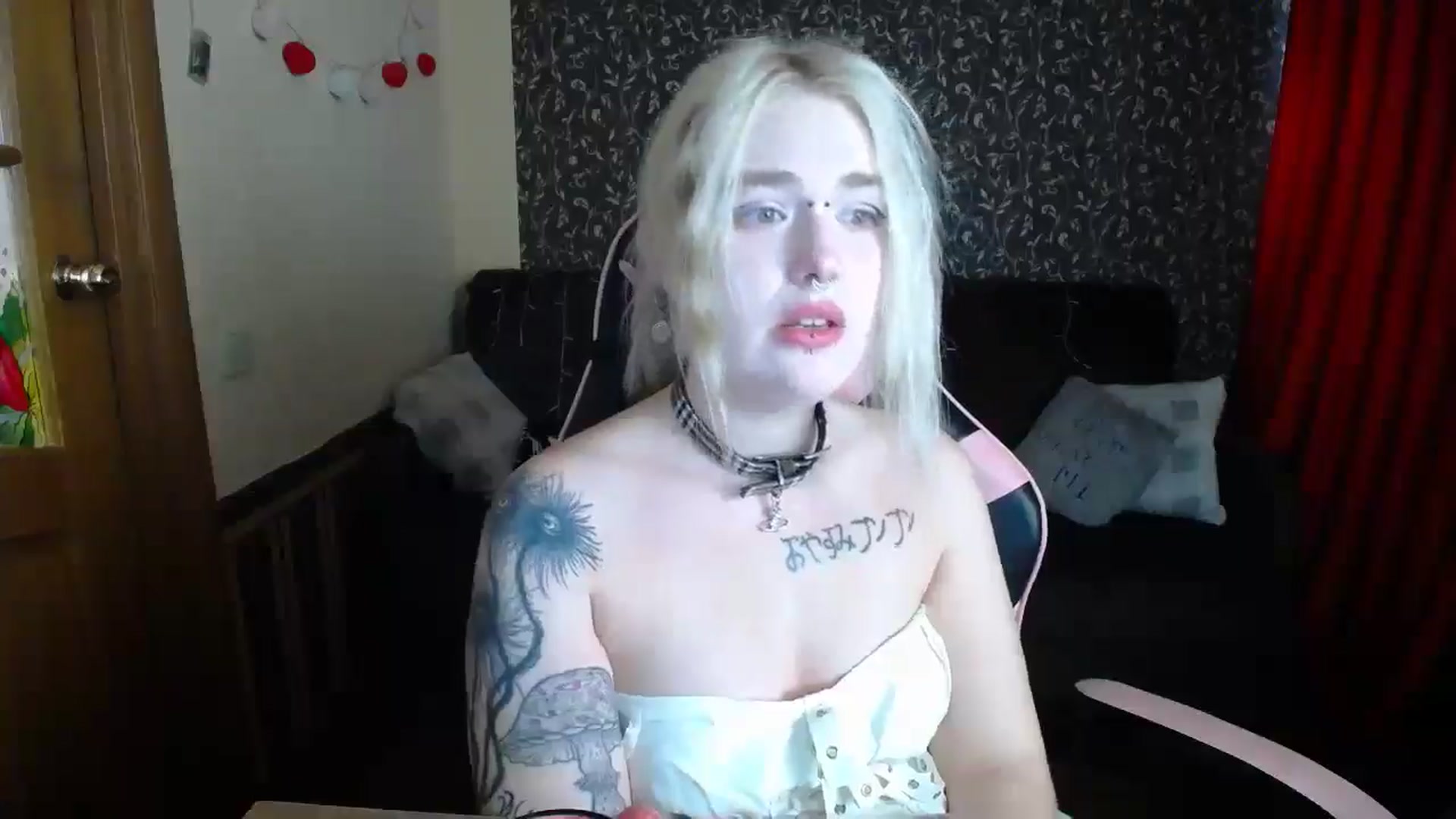 Gallery image thumbnail from Killinna's myfreecams stream on, 06/04/2025, 15:00 image 18 of 20
