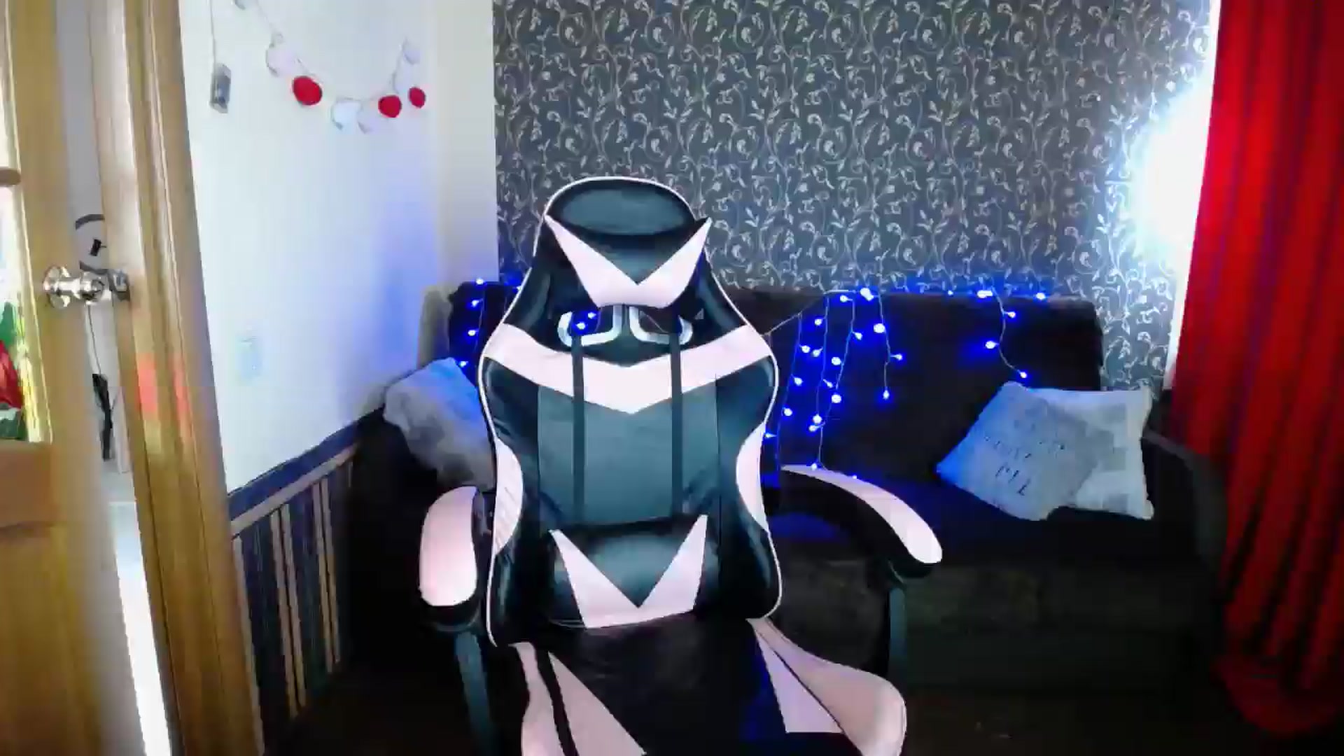 Gallery image thumbnail from Killinna's myfreecams stream on, 06/05/2025, 15:56 image 12 of 20