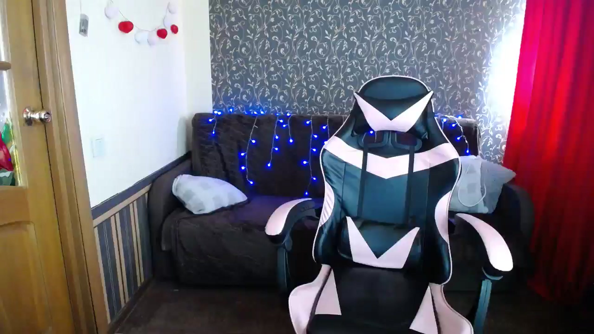 Gallery image thumbnail from Killinna's myfreecams stream on, 06/12/2025, 14:22 image 3 of 20