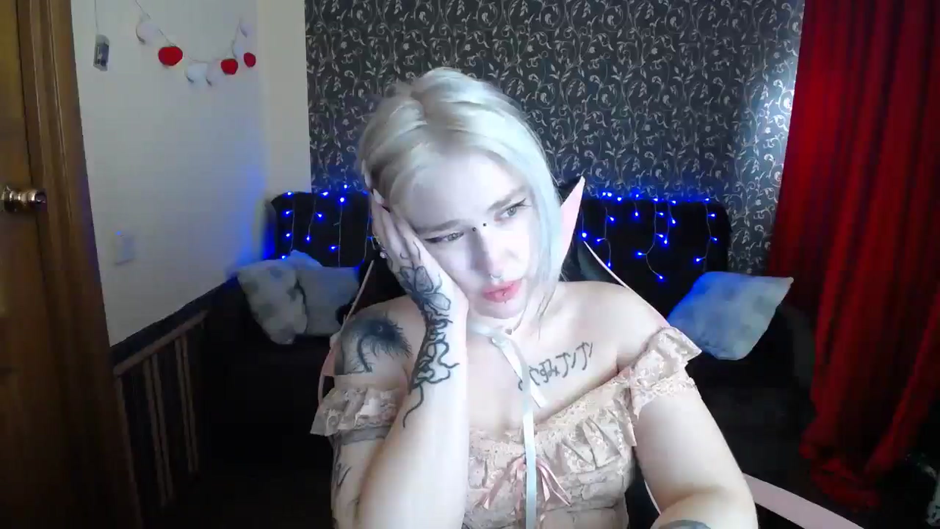 Gallery image thumbnail from Killinna's myfreecams stream on, 06/19/2025, 14:54 image 9 of 20