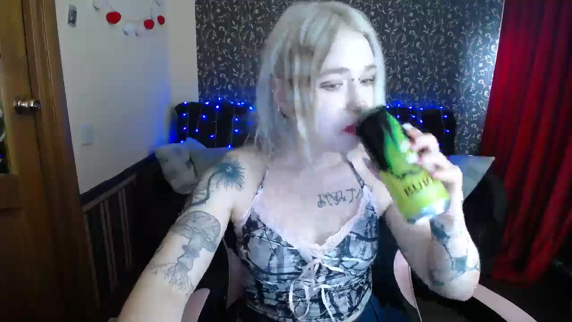 Gallery image thumbnail from Killinna's myfreecams stream on, 06/20/2025, 13:53 image 16 of 20