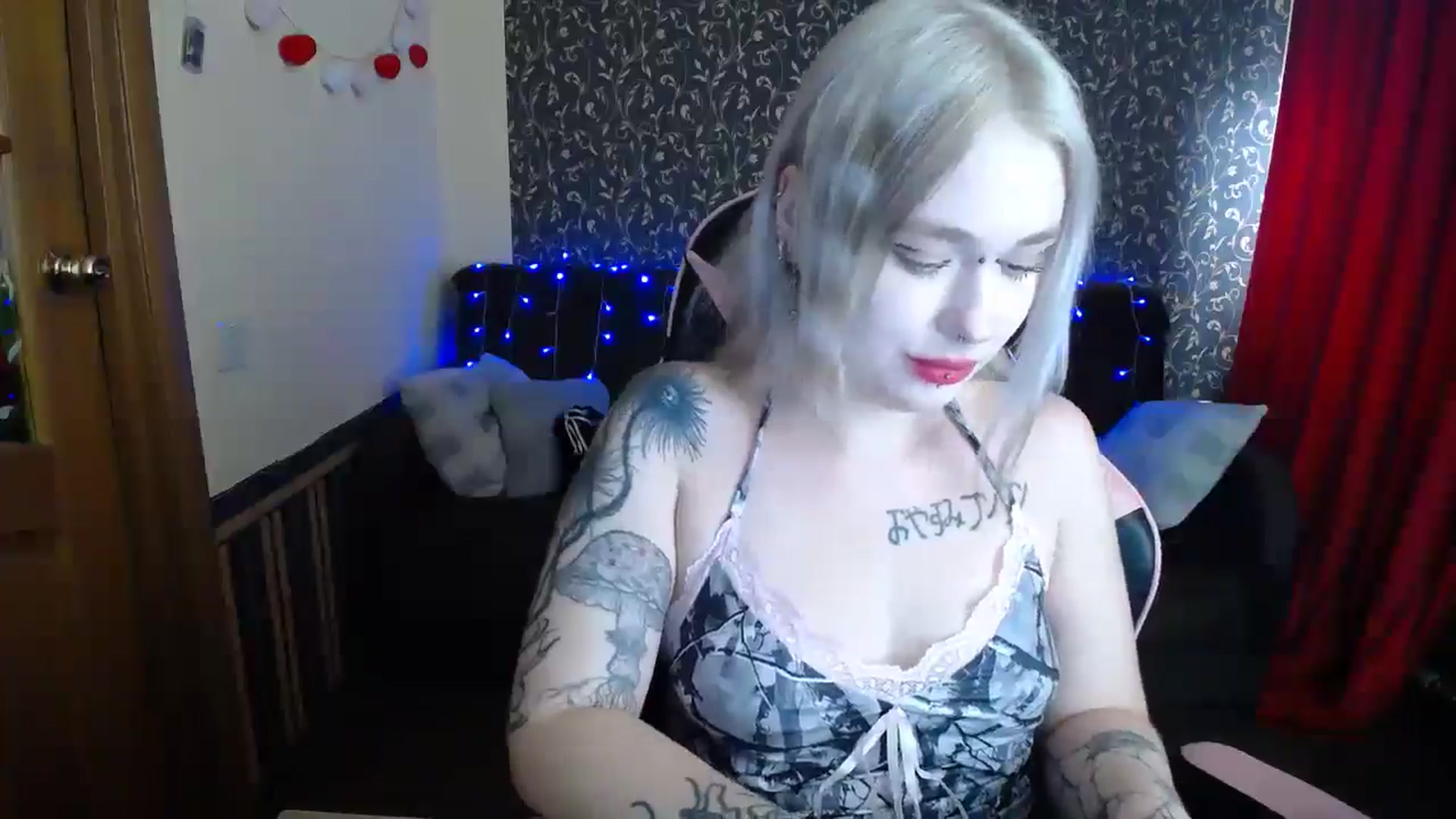Gallery image thumbnail from Killinna's myfreecams stream on, 06/20/2025, 13:53 image 2 of 20