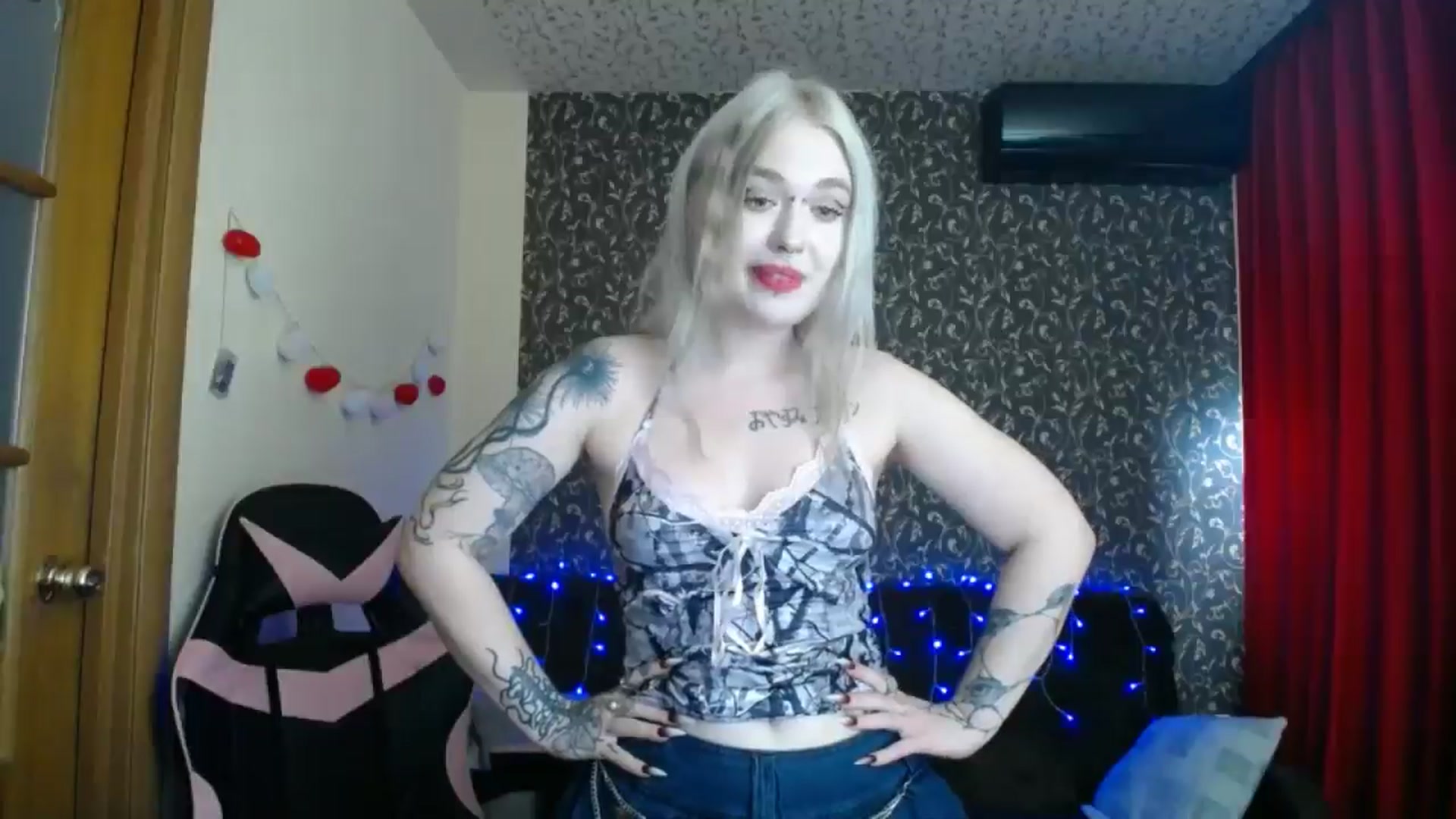 Gallery image thumbnail from Killinna's myfreecams stream on, 06/20/2025, 13:53 image 13 of 20
