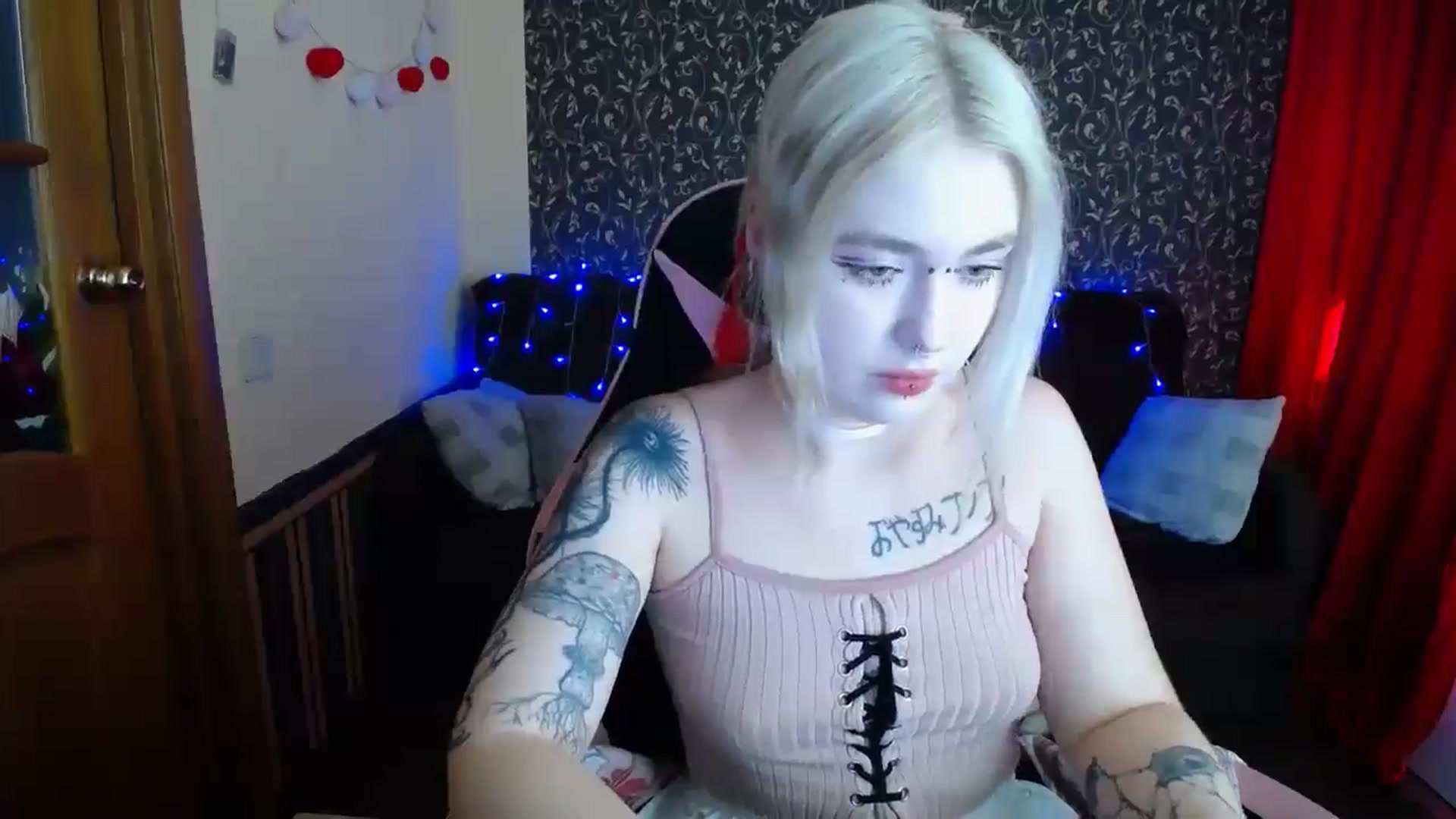 Gallery image thumbnail from Killinna's myfreecams stream on, 06/30/2025, 10:15 image 8 of 20
