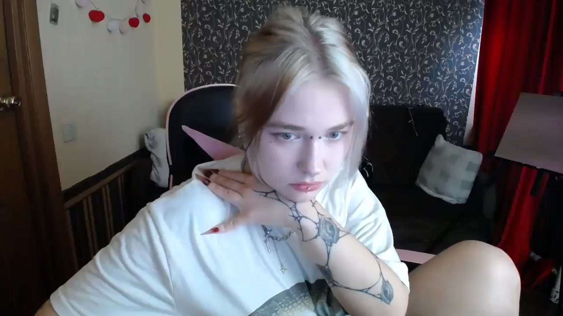 Gallery image thumbnail from Killinna's myfreecams stream on, 08/18/2025, 13:24 image 13 of 20